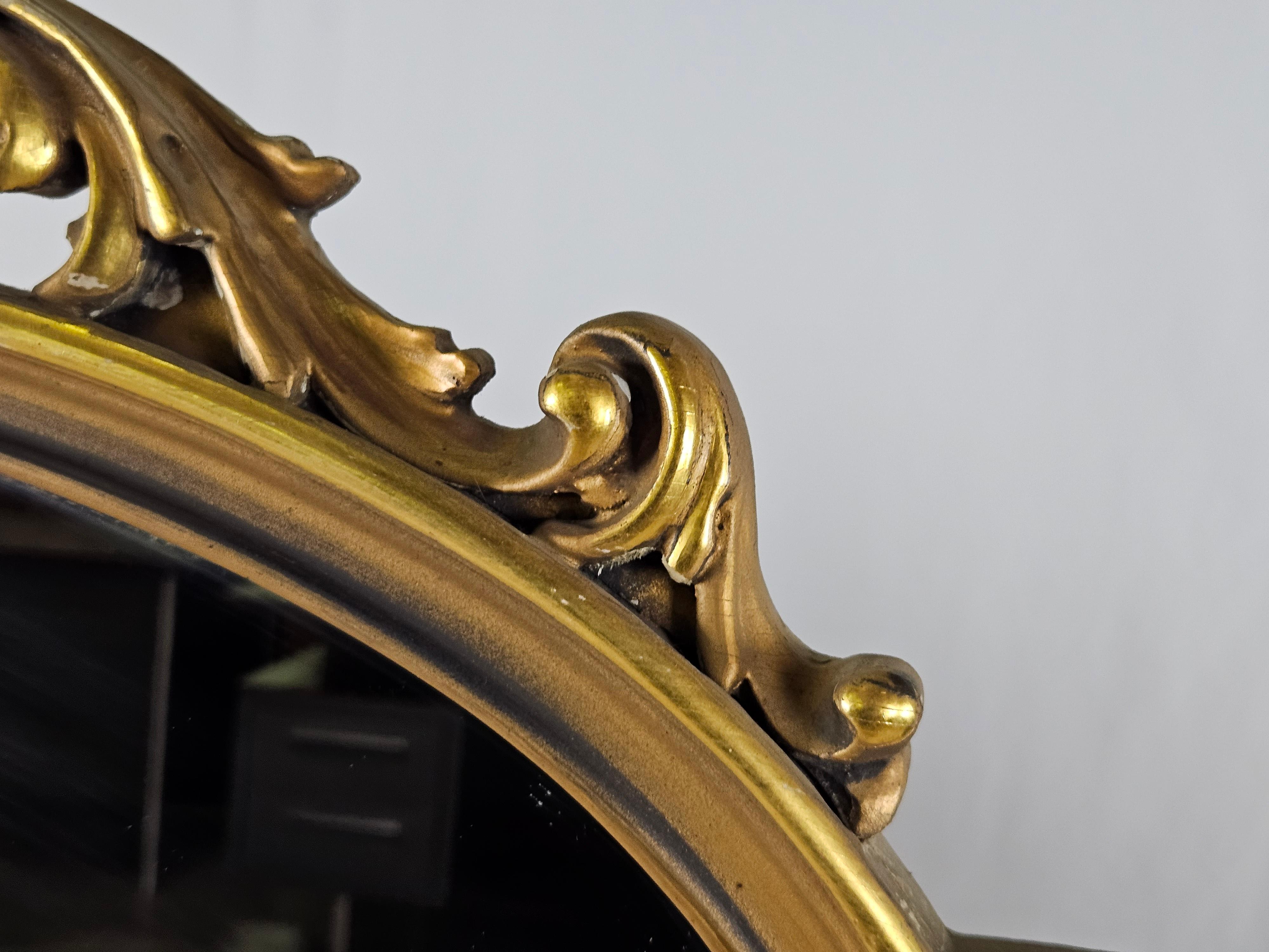 Mid-20th Century Grande specchiera in legno dorato anni '60 For Sale