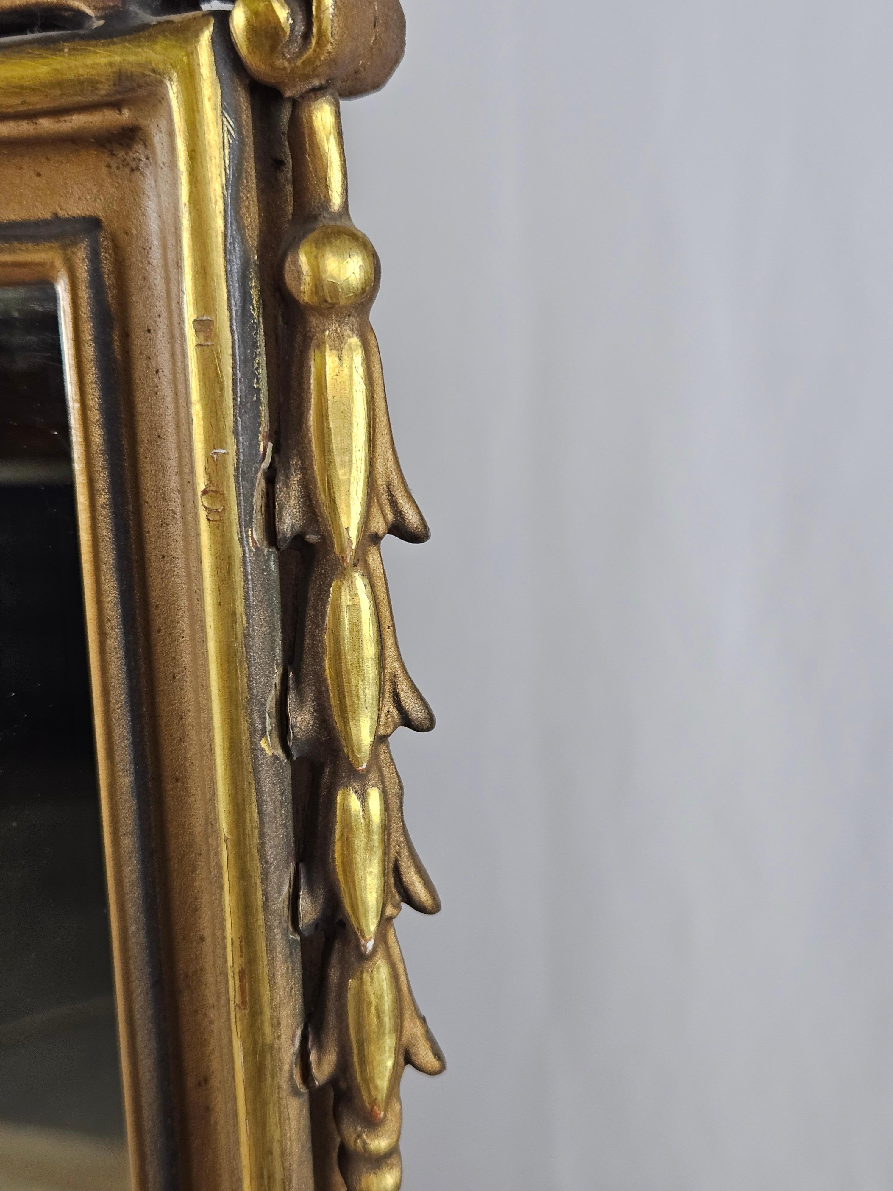 Grande specchiera in legno dorato anni '60 For Sale 2