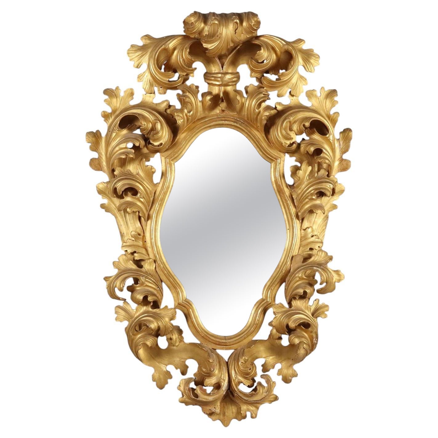 Grande Specchiera in Stile Barocco Italia XIX Sec. in legno intagliato e dorato