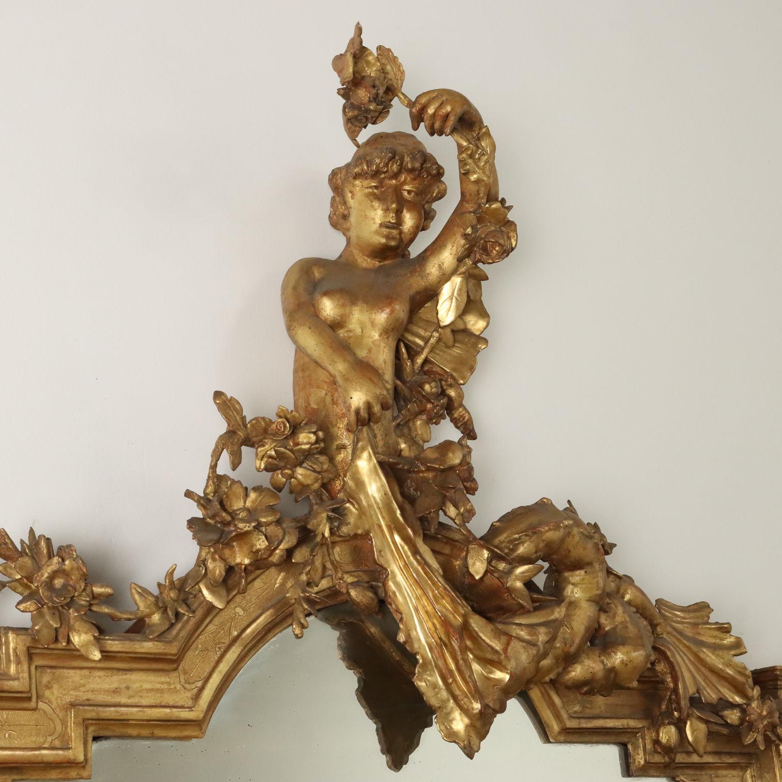 Italian Grande Specchiera intagliata e dorata d'appoggio d'epoca Umbertina in vendita