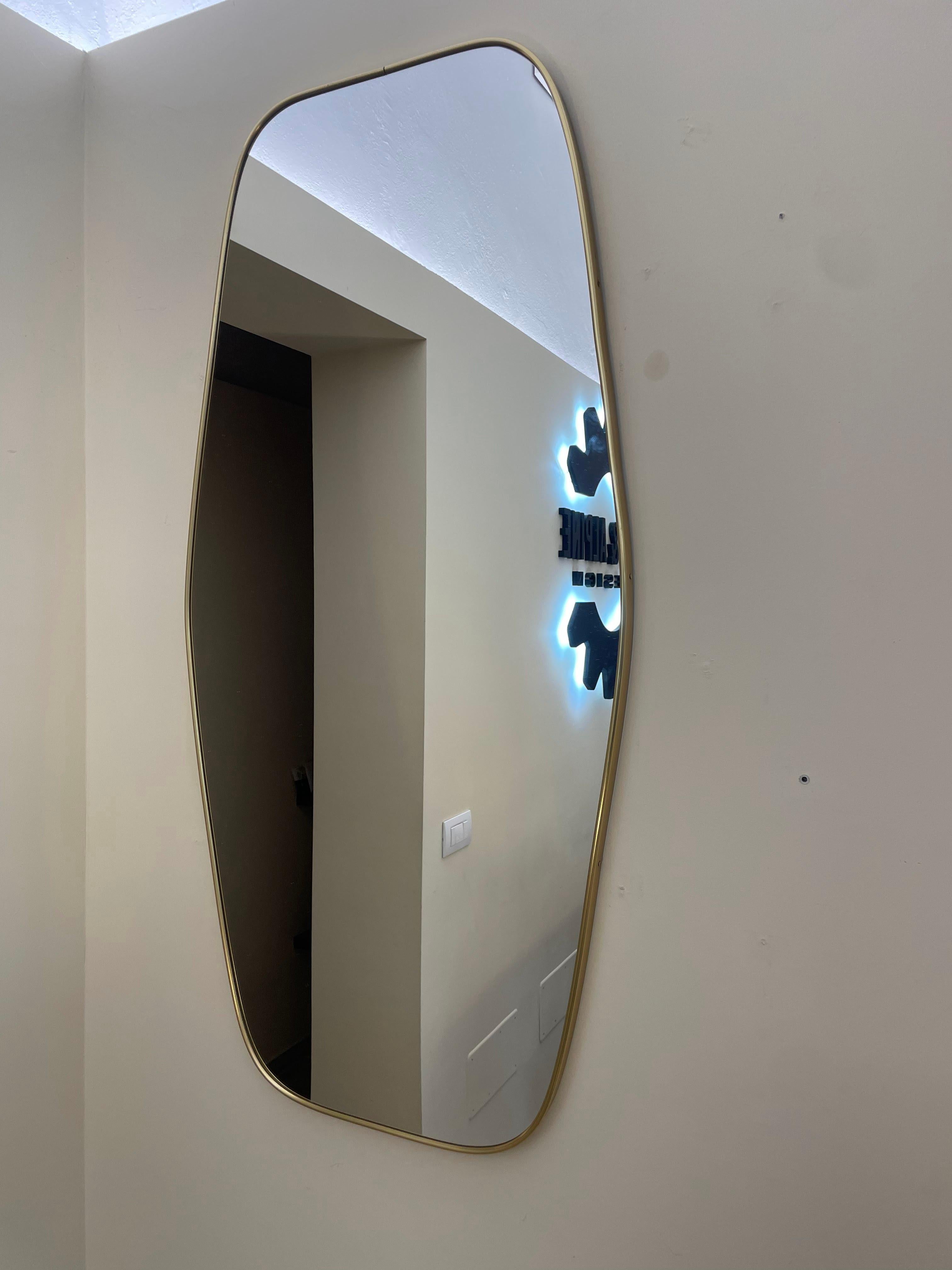 Large wall mirror from the 1950s-60s of Italian manufacture with anodized aluminum frame.