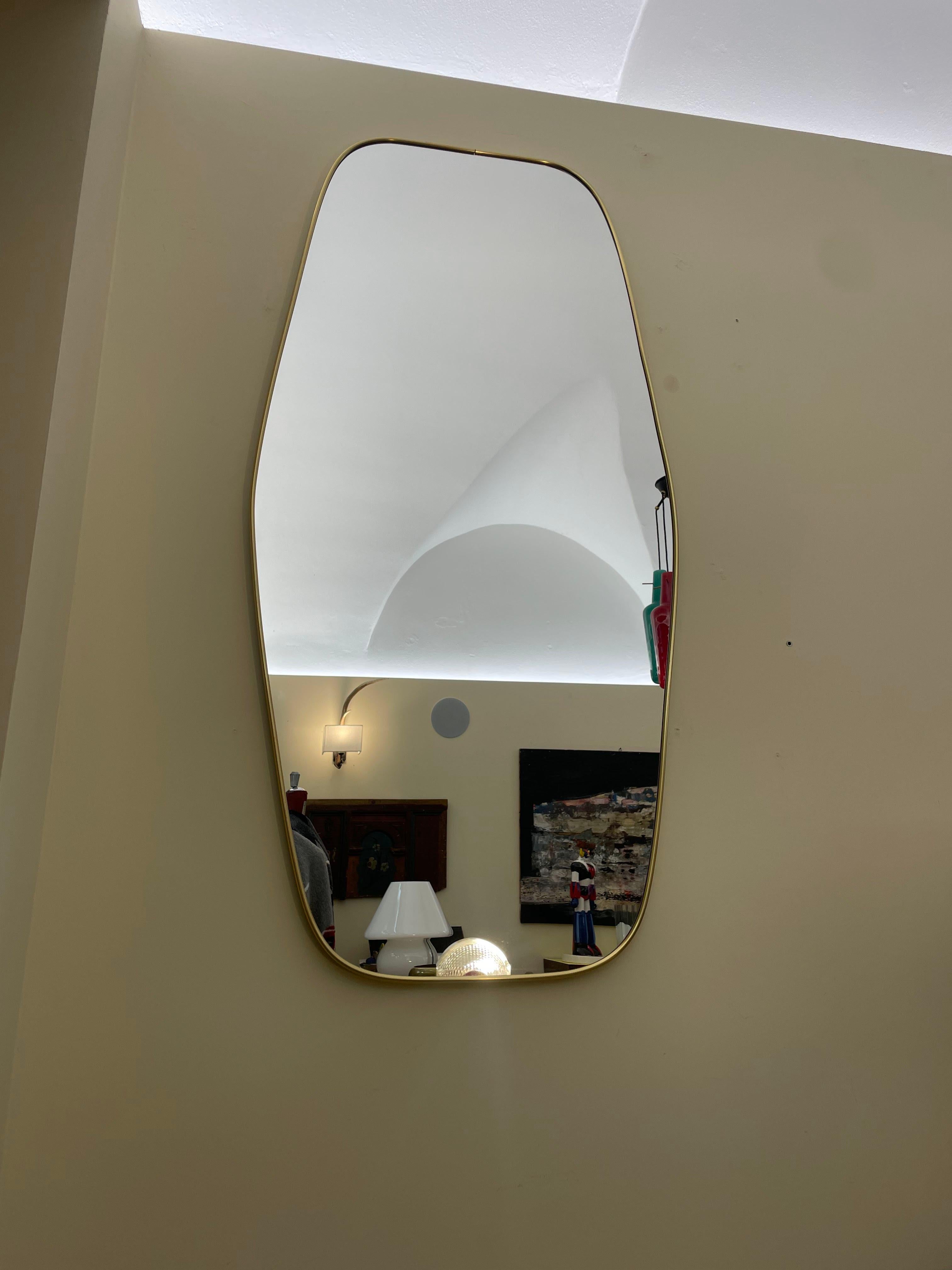 Large 1950s-60s mirror of Italian manufacture In Good Condition For Sale In SAN PIETRO MOSEZZO, NO
