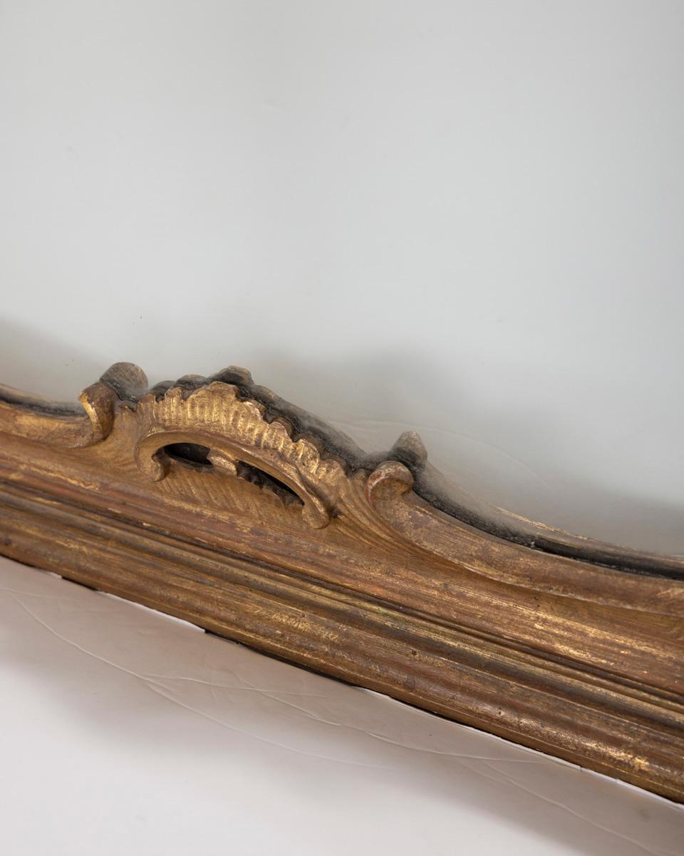 Verre Grande pièce de monnaie du début du xxème siècle en cuir doré dans le style Barocco. en vente