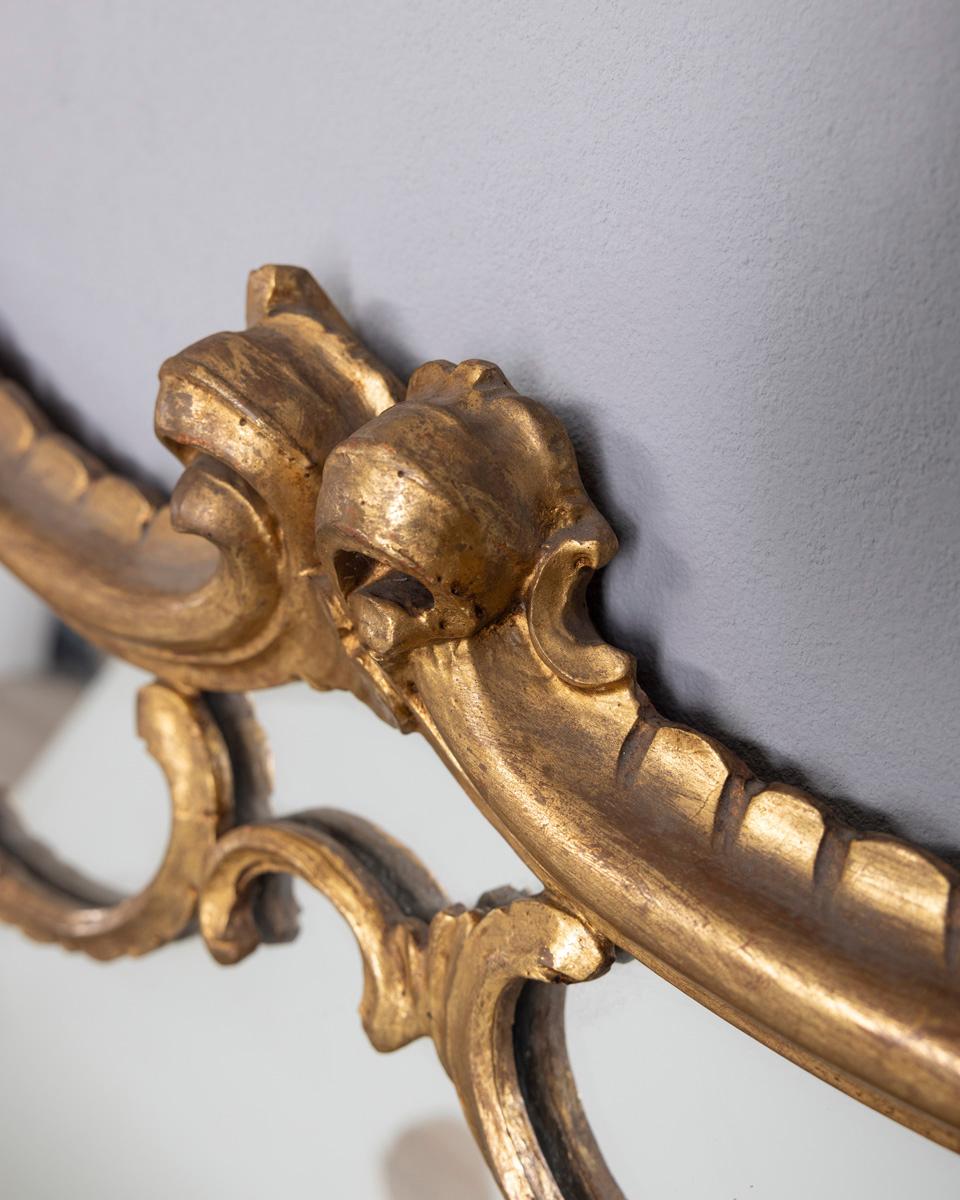 Grande pièce de monnaie du début du xxème siècle en cuir doré dans le style Barocco. en vente 1