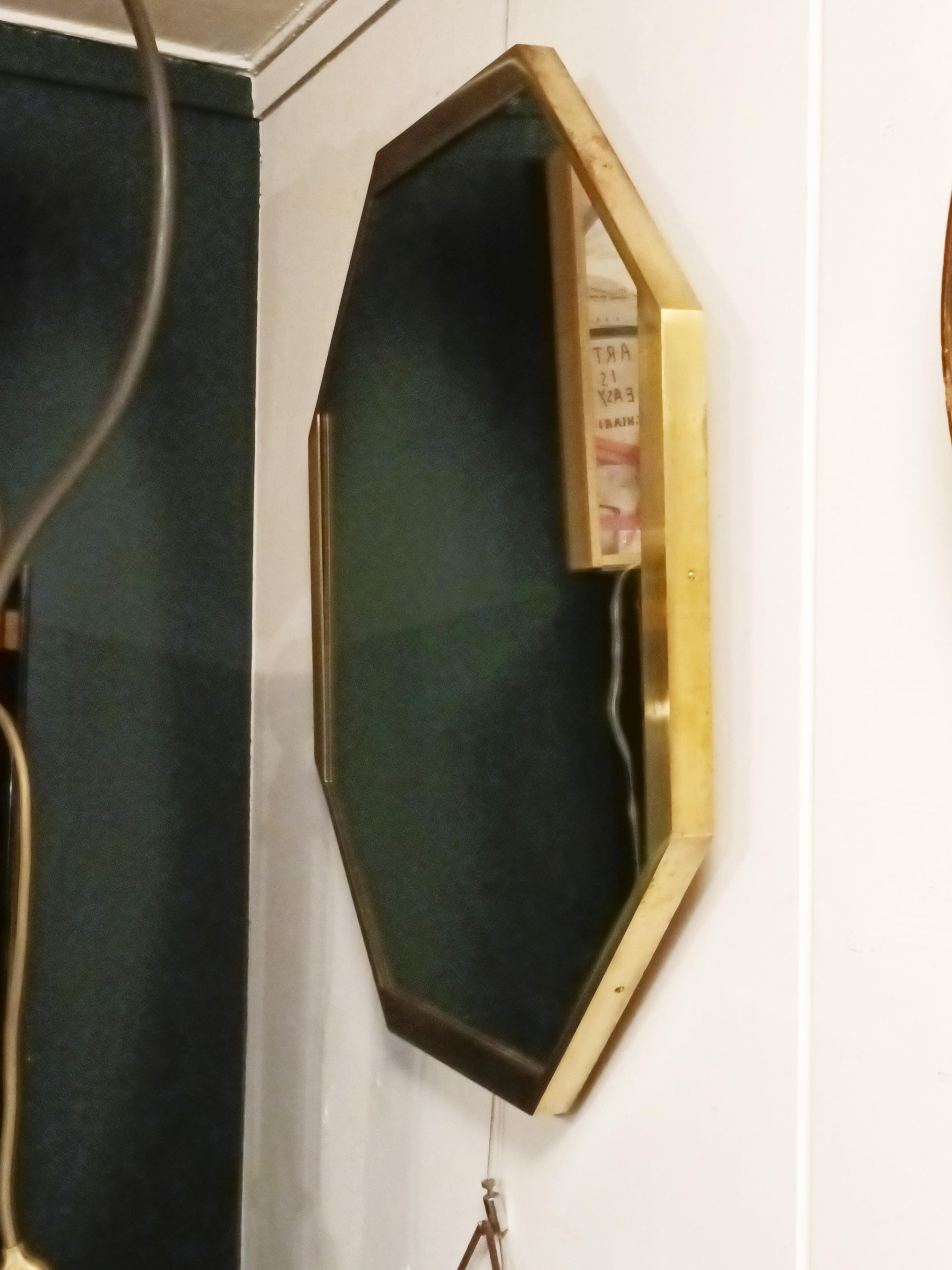 Gran espejo de pared octogonal de latón, Italia Años 50 Italian en venta