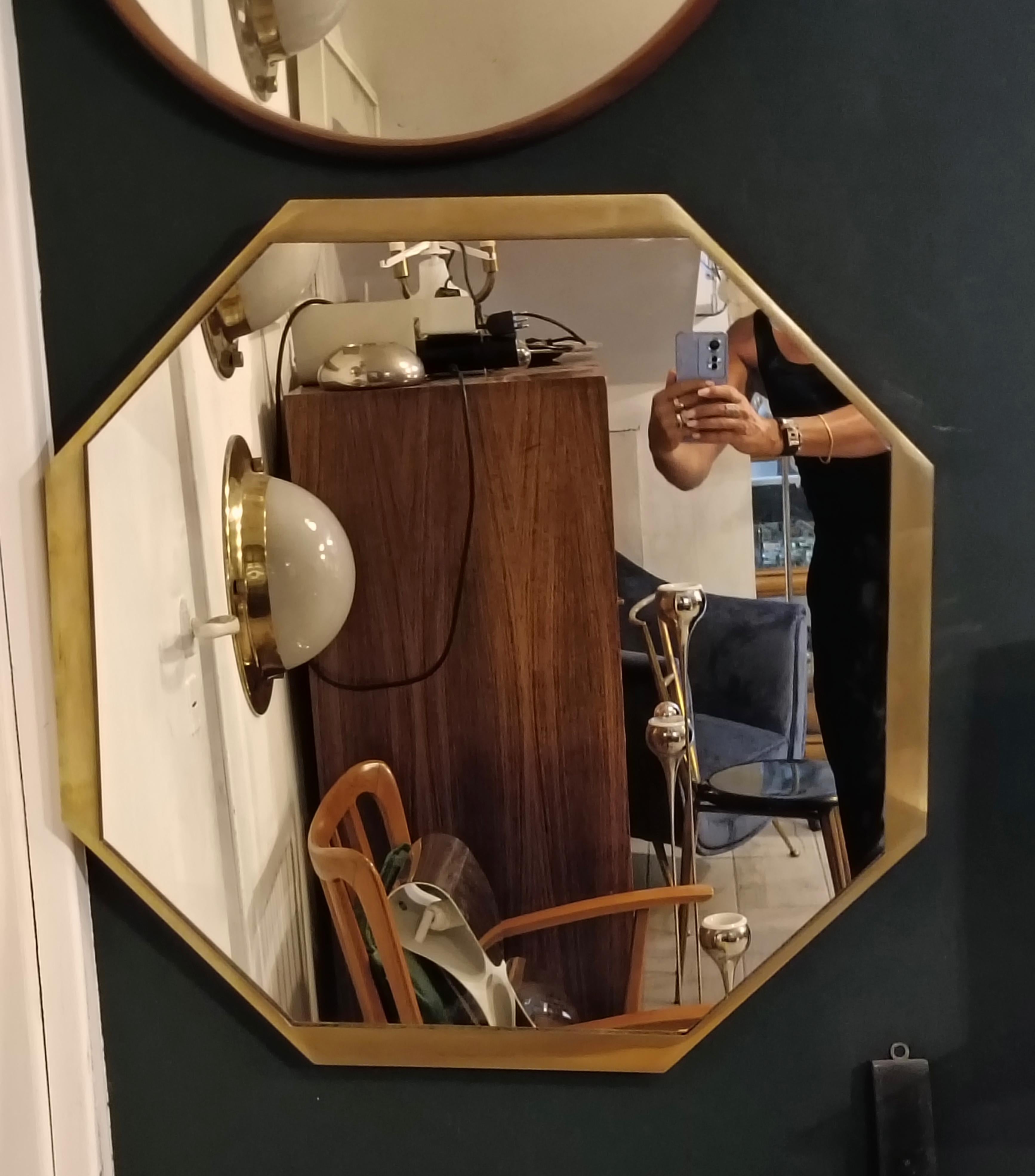 Gran espejo de pared octogonal de latón, Italia Años 50 Mid-20th Century en venta