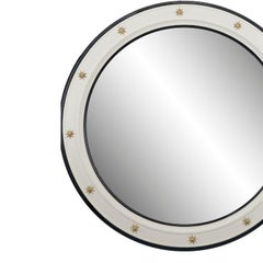 Grande specchio Novecento in legno con decorazioni in ottone
