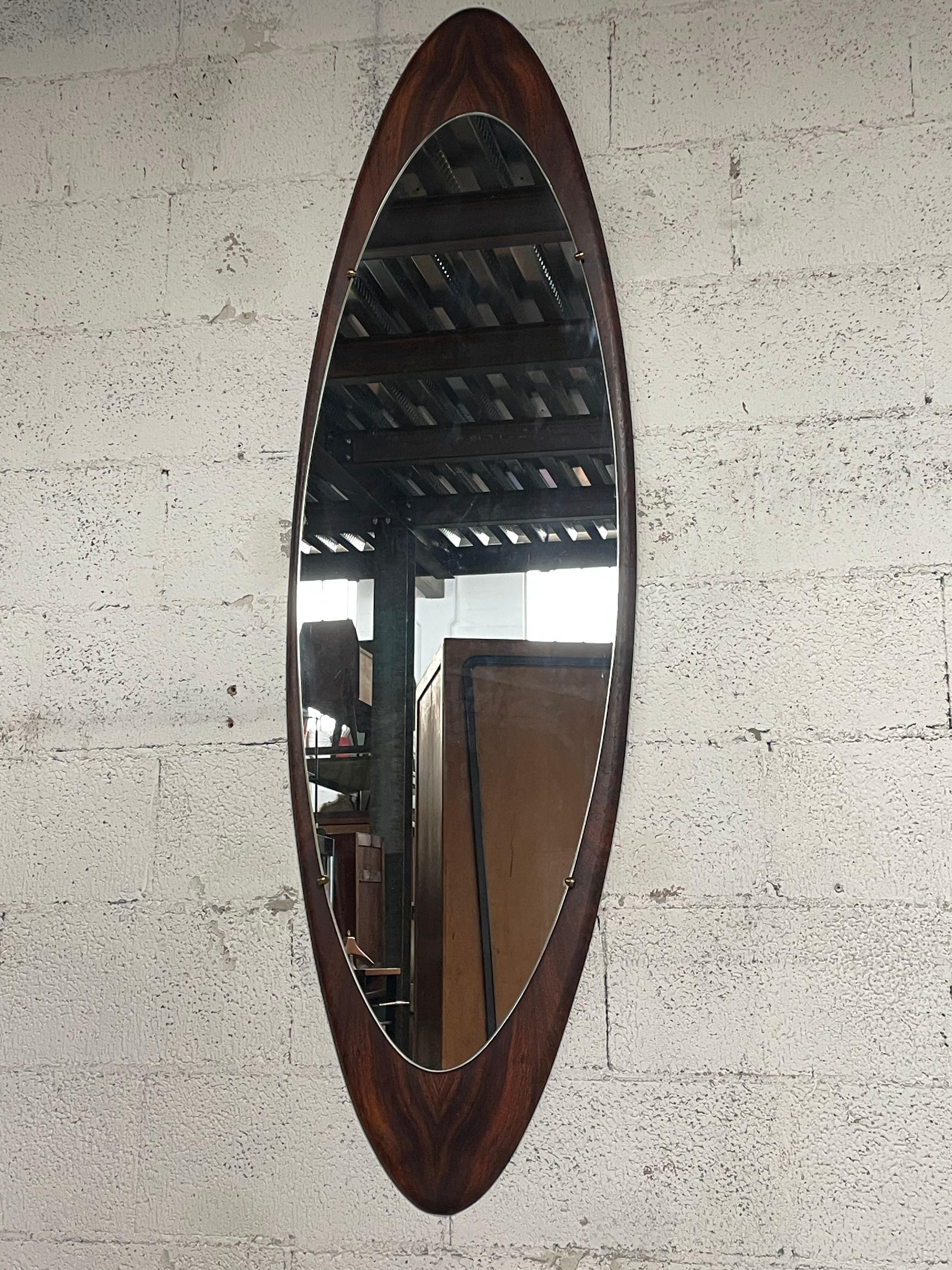 Italian Grand miroir ovale de fabrication italienne des années 1960 en vente