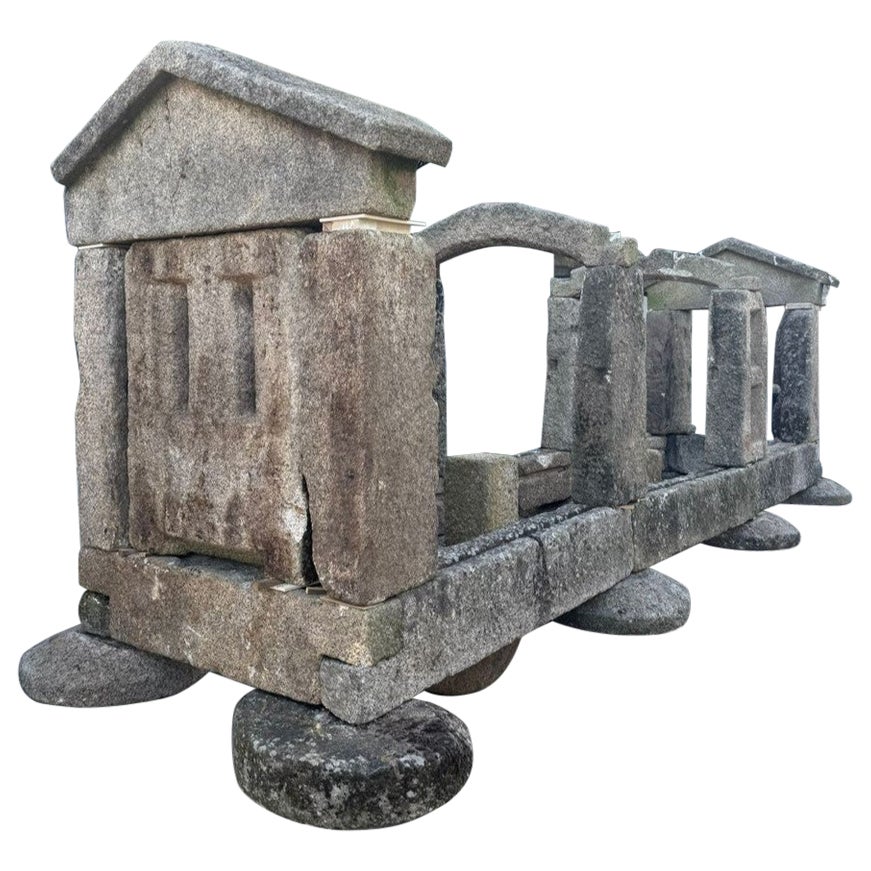 Grande struttura di Granaio "Horreo" antico in pietra scolpita, spagna in vendita