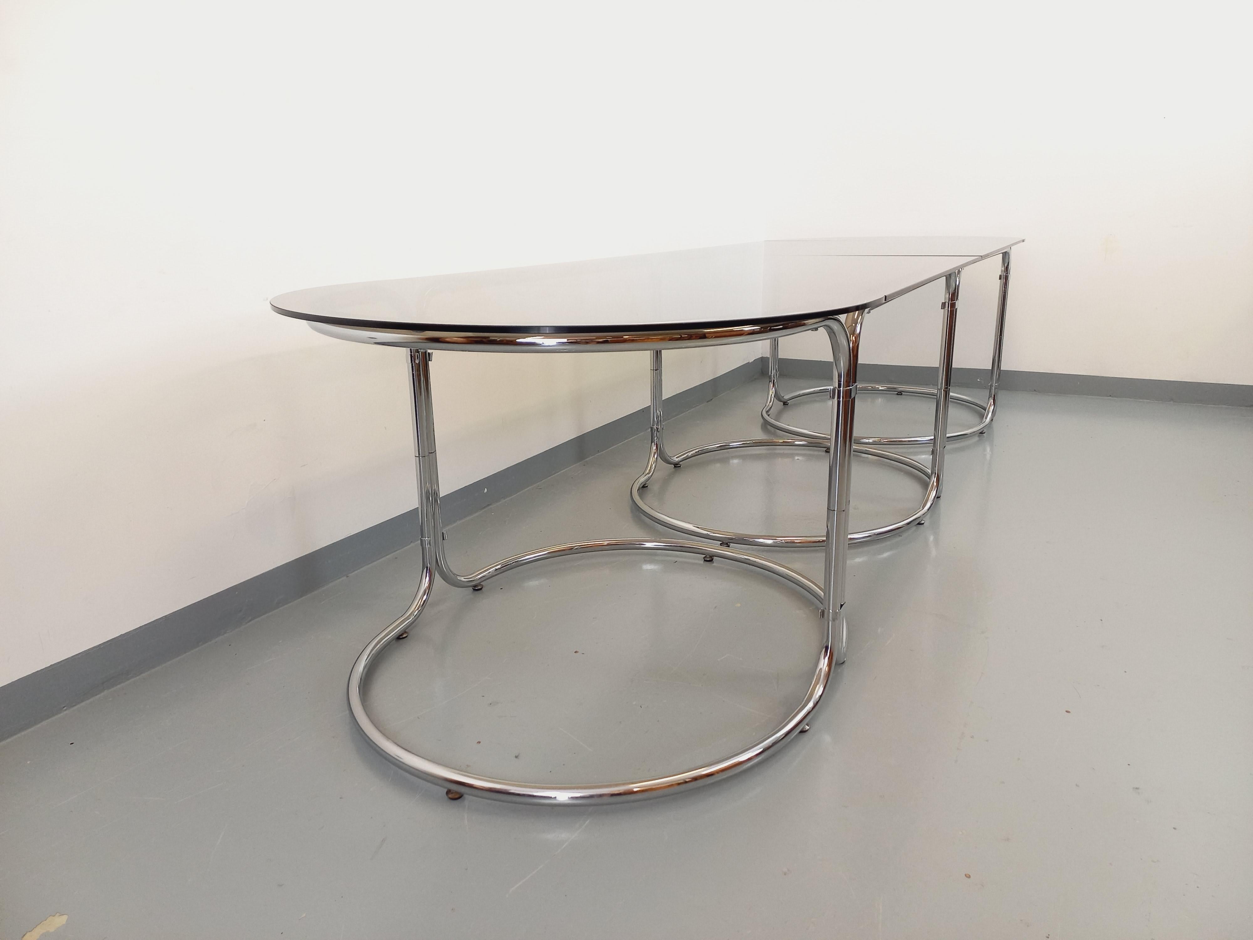 Métal Grande table à manger ovale modulable vintage en verre fumé et métal chromé en vente