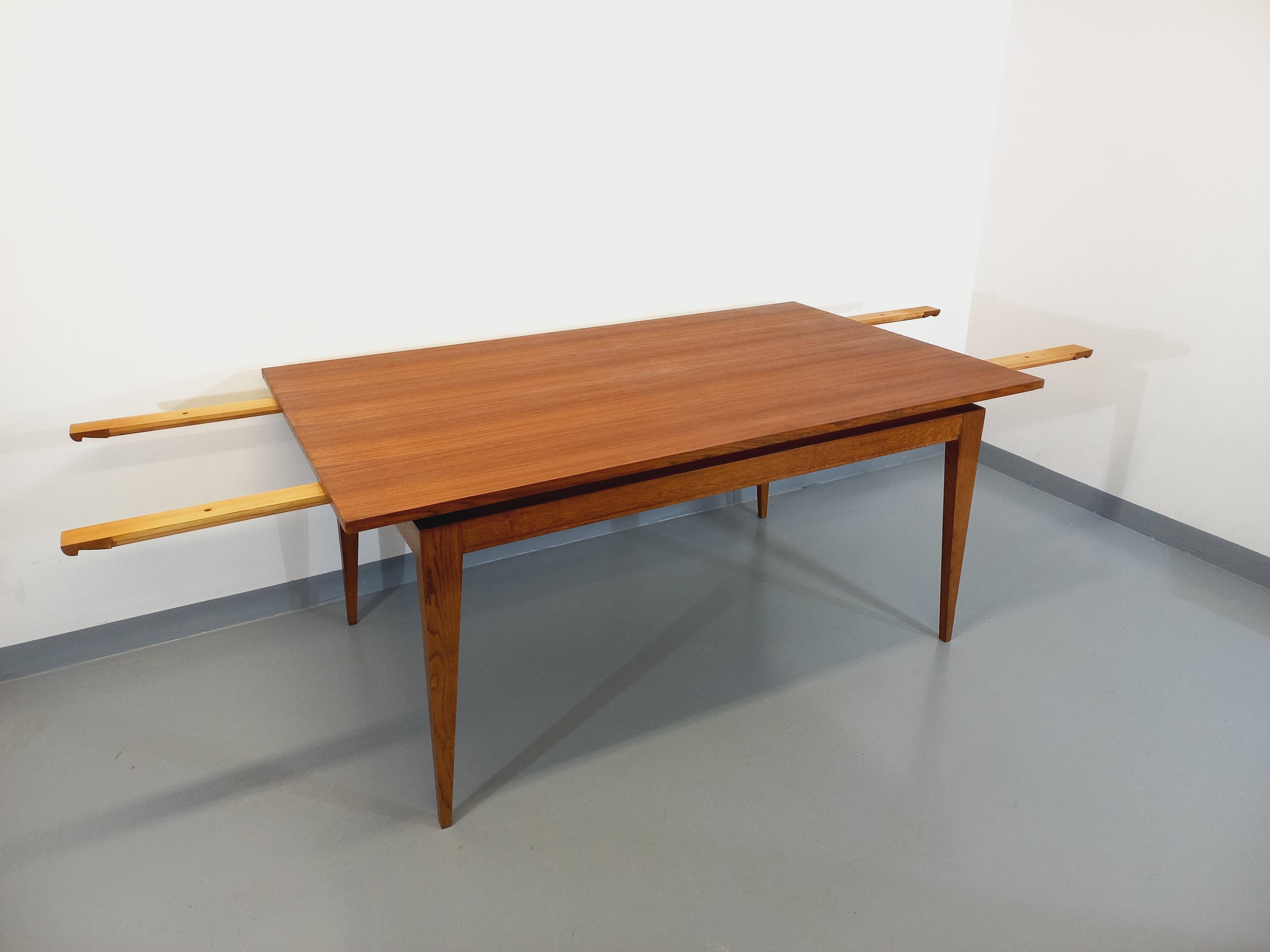 Grande table à manger style scandinave rustique vintage des années 50 60 en teck en vente 6