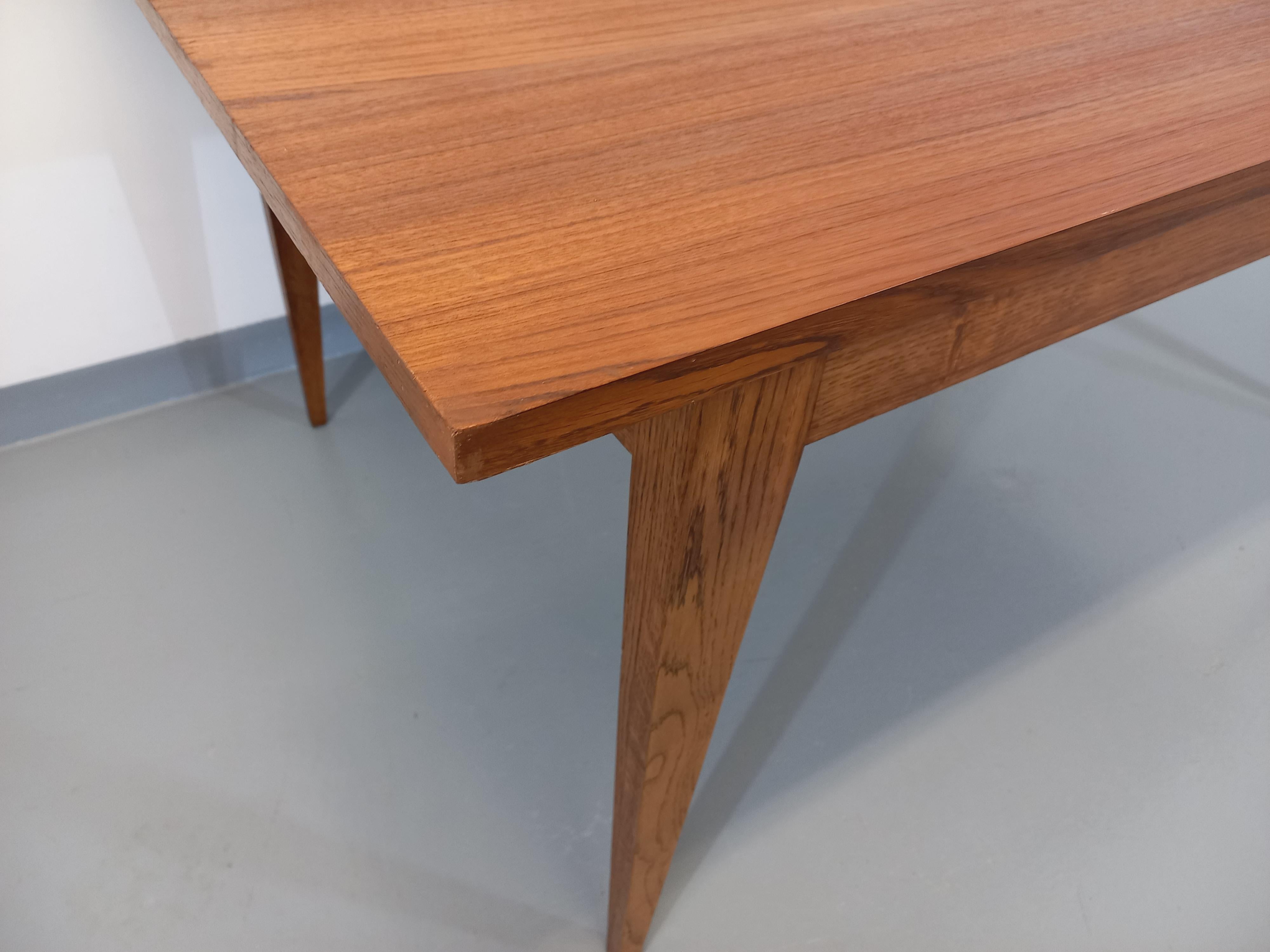Scandinave moderne Grande table à manger style scandinave rustique vintage des années 50 60 en teck en vente
