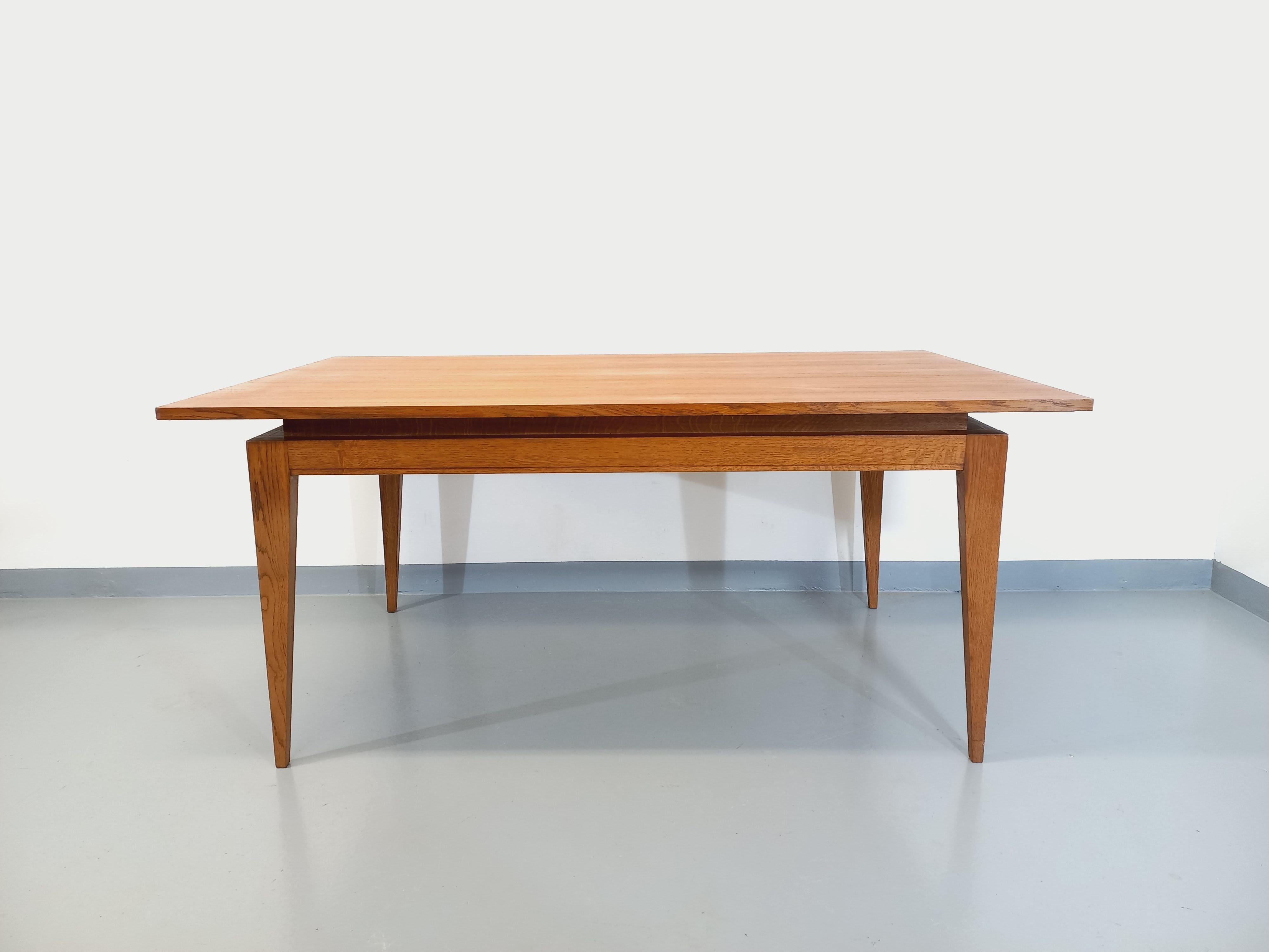 Grande table à manger style scandinave rustique vintage des années 50 60 en teck en vente 1