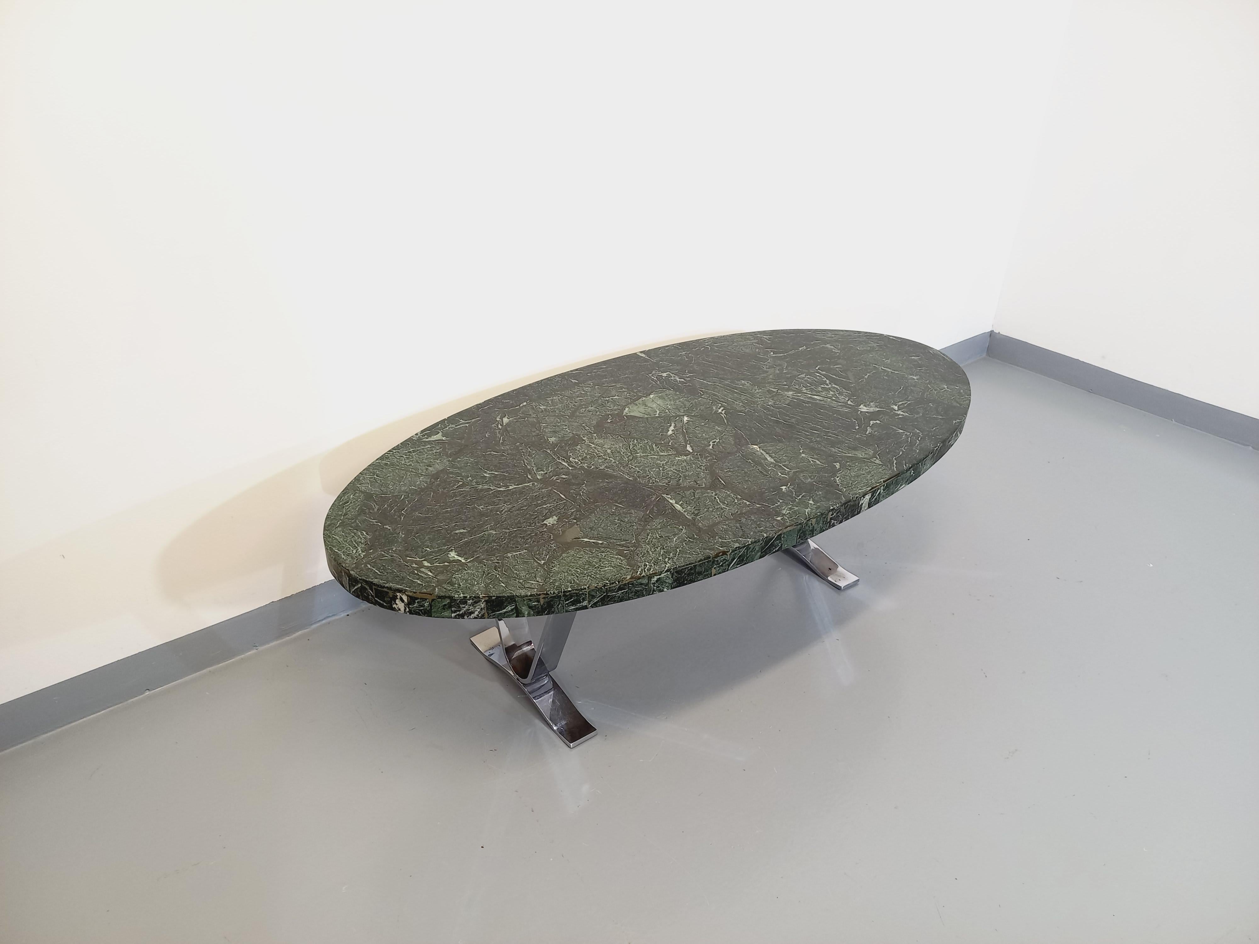 Grande table basse ovale vintage en pierre et métal chromé des années 70 en vente 8