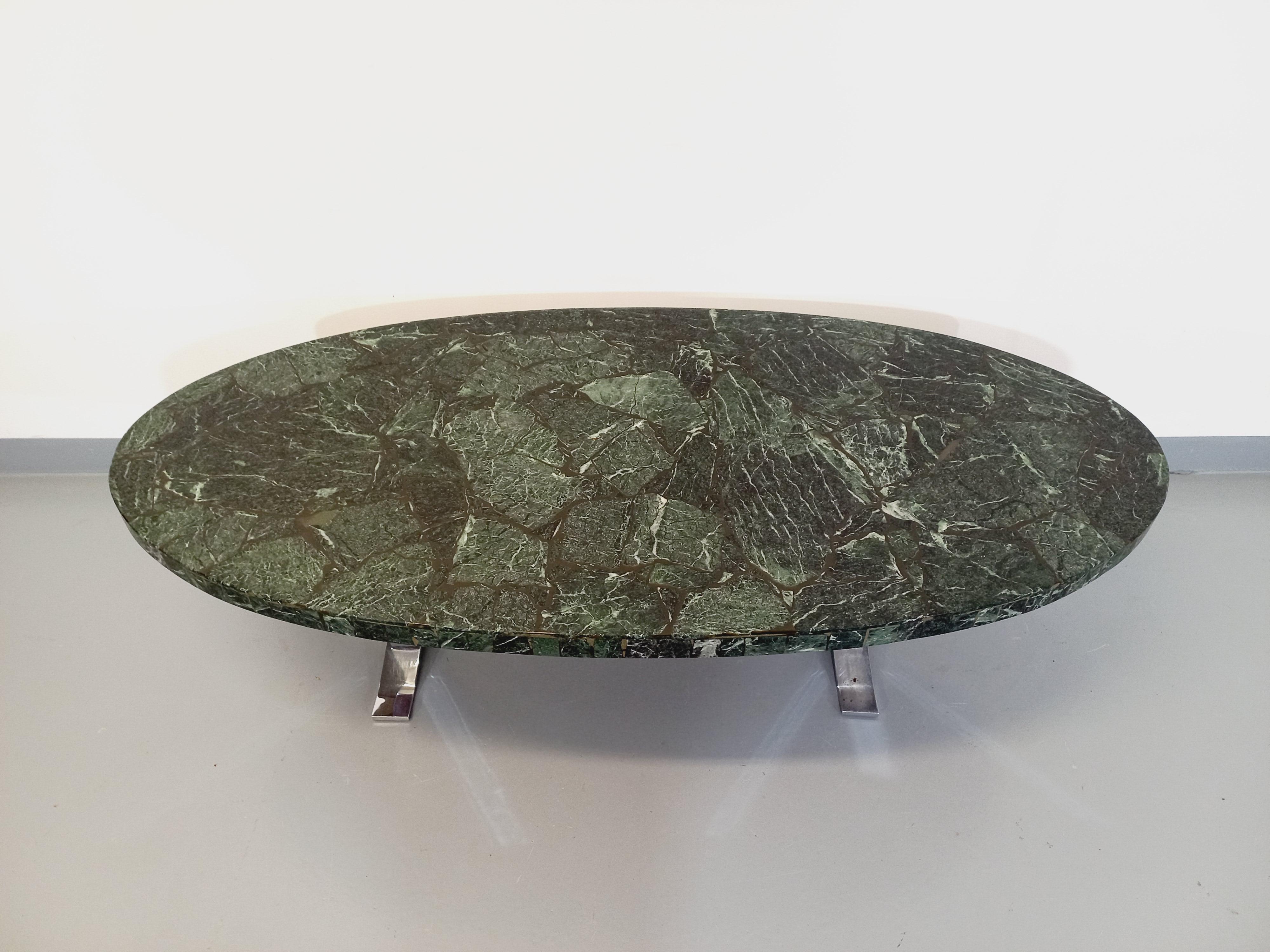 Grande table basse ovale vintage en pierre et métal chromé des années 70 en vente 2
