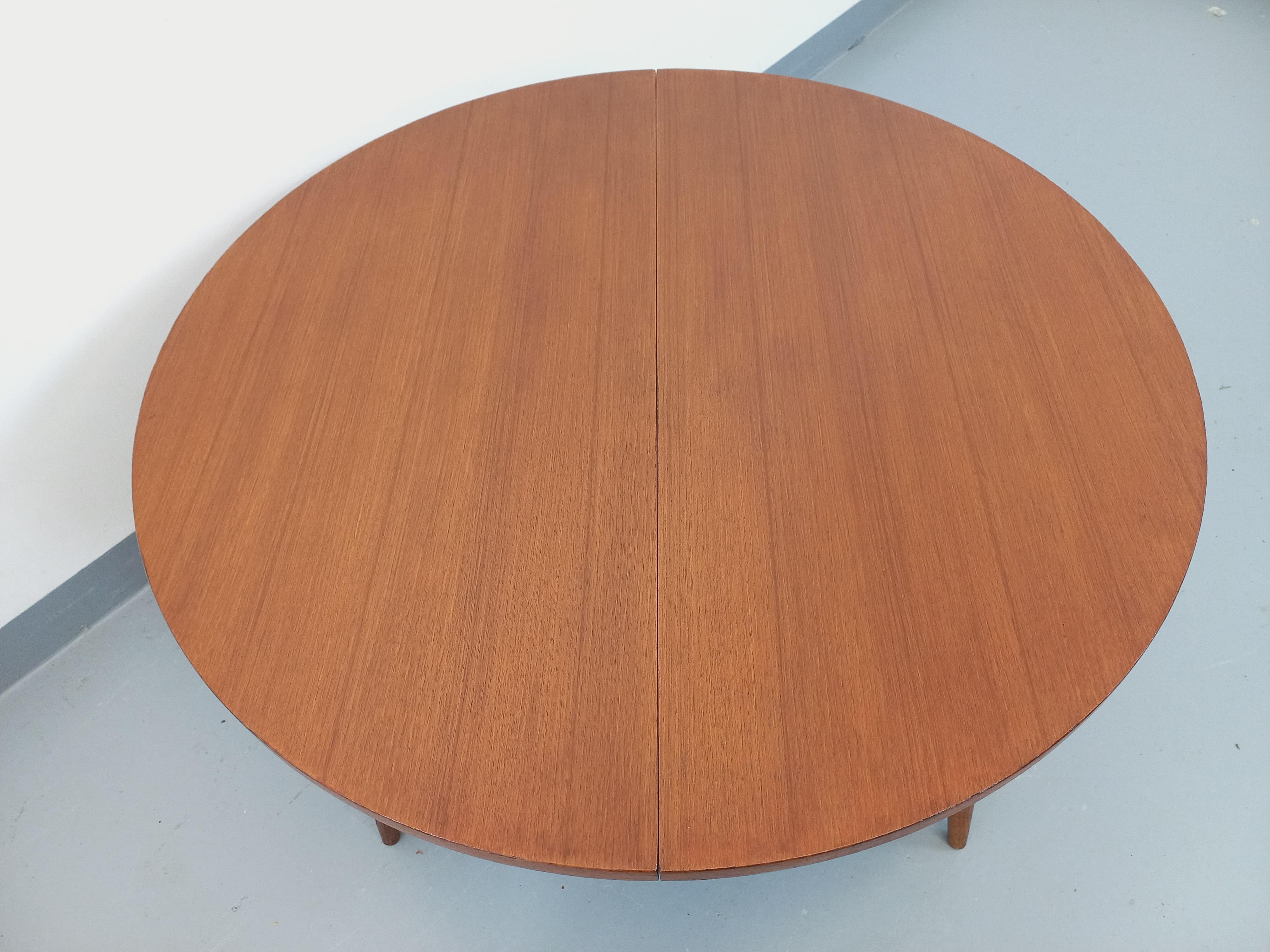 Grande table basse ronde scandinave vintage Smorrebrod de Arne Vodder extensible For Sale 4