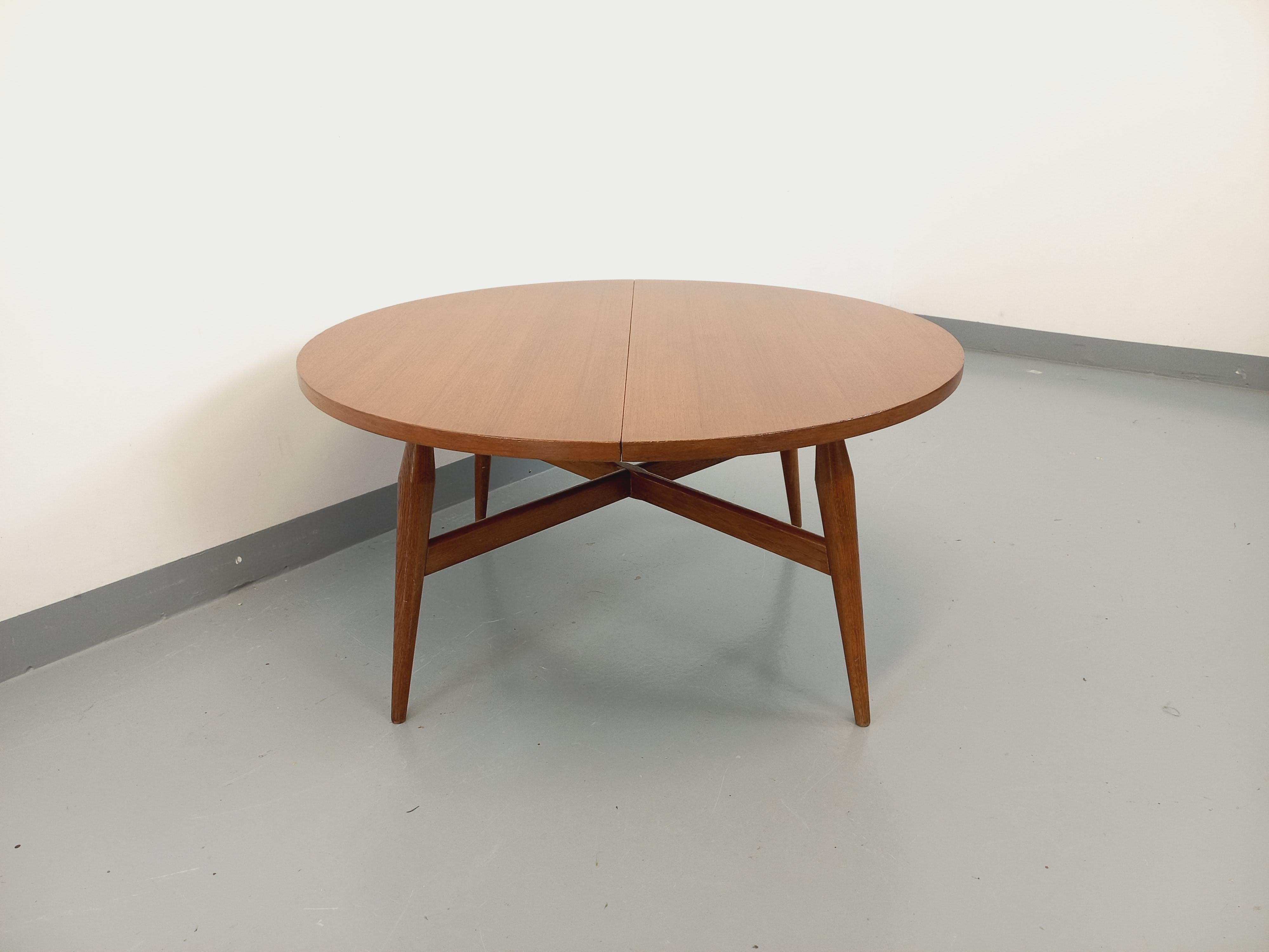 Grande table basse ronde scandinave vintage Smorrebrod de Arne Vodder extensible In Good Condition For Sale In BESANÇON, FR