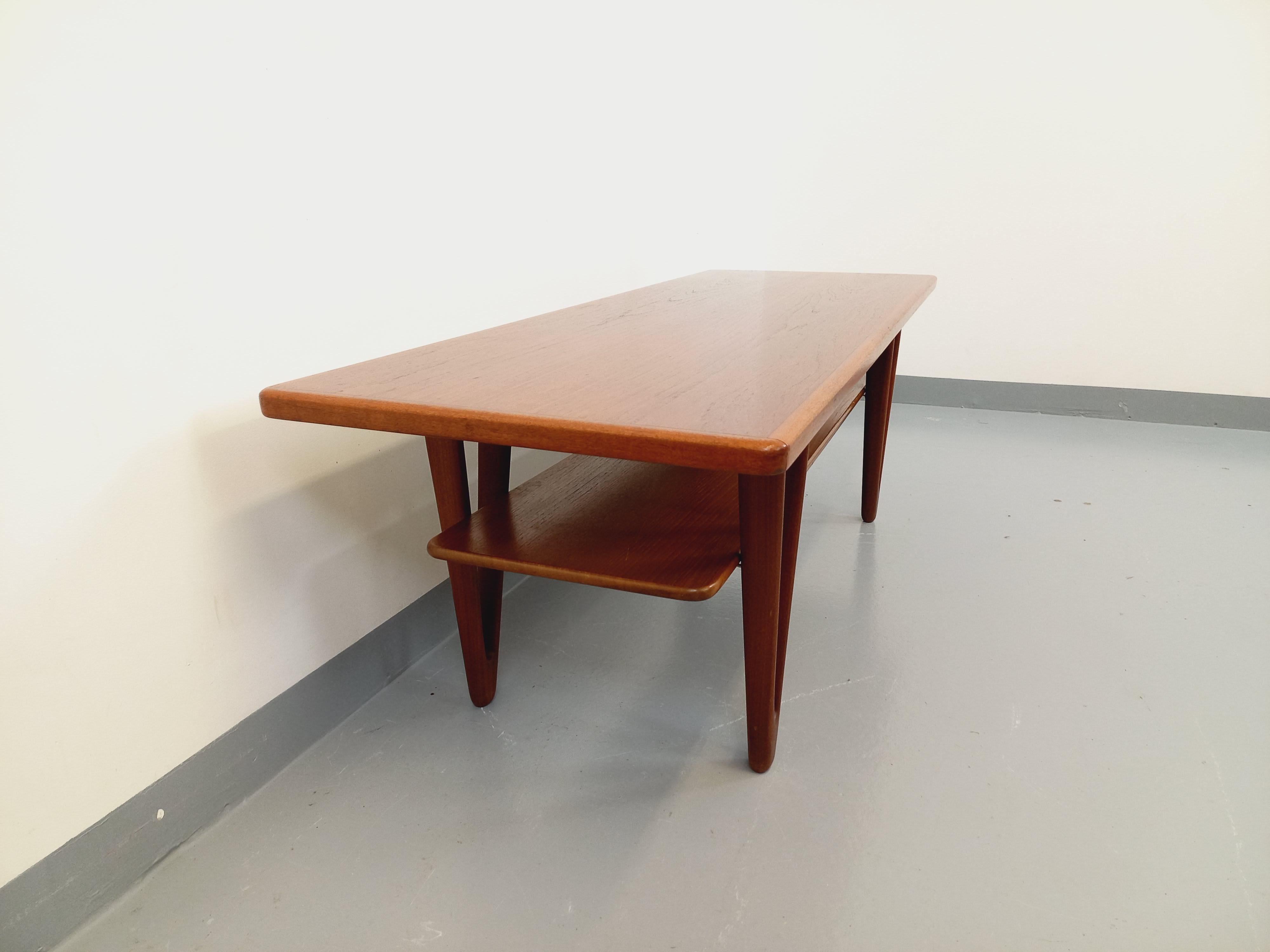 Grande table basse scandinave vintage à double plateau en teck de Kurt Østervig 6