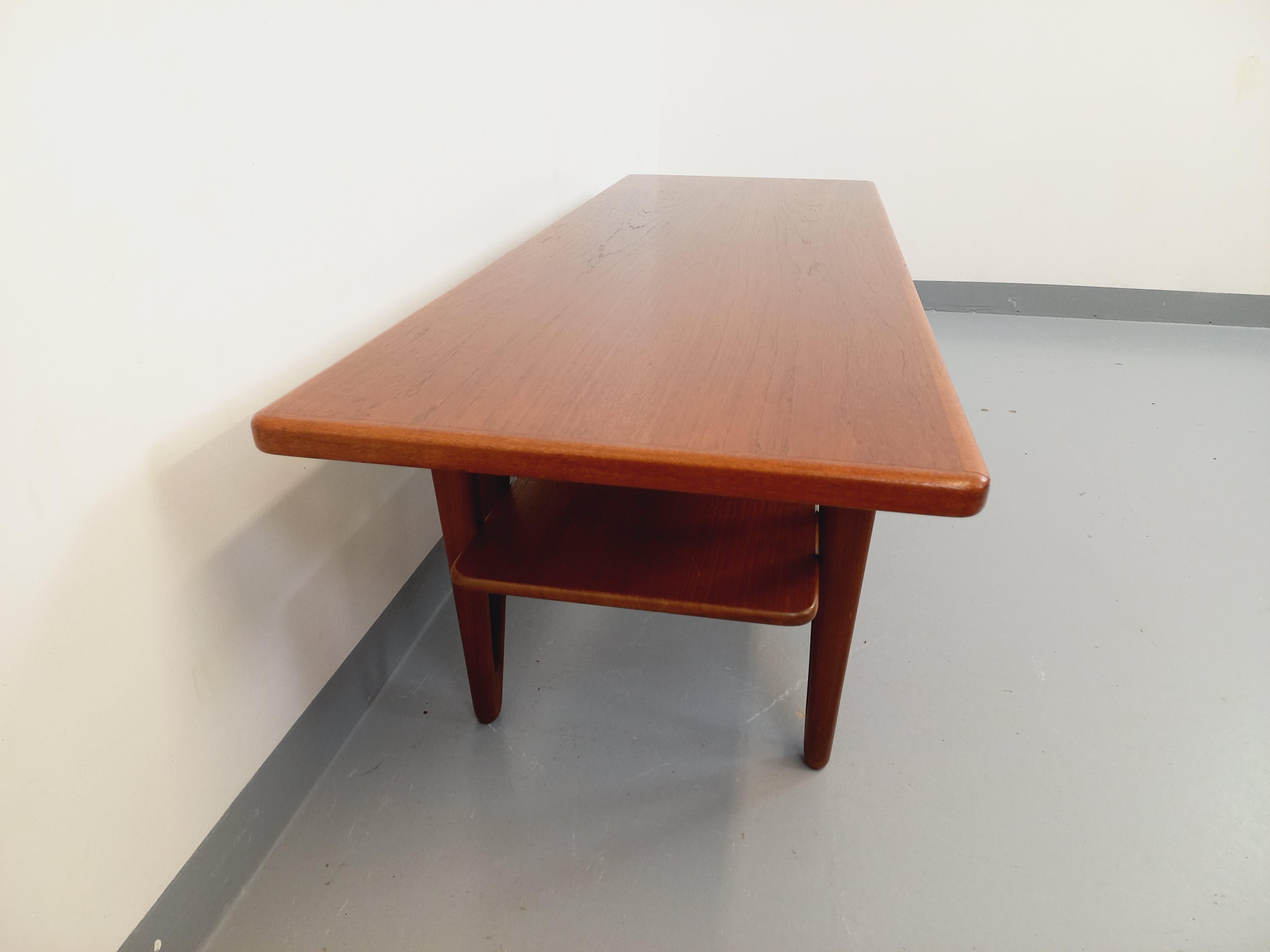 Grande table basse scandinave vintage à double plateau en teck de Kurt Østervig 8