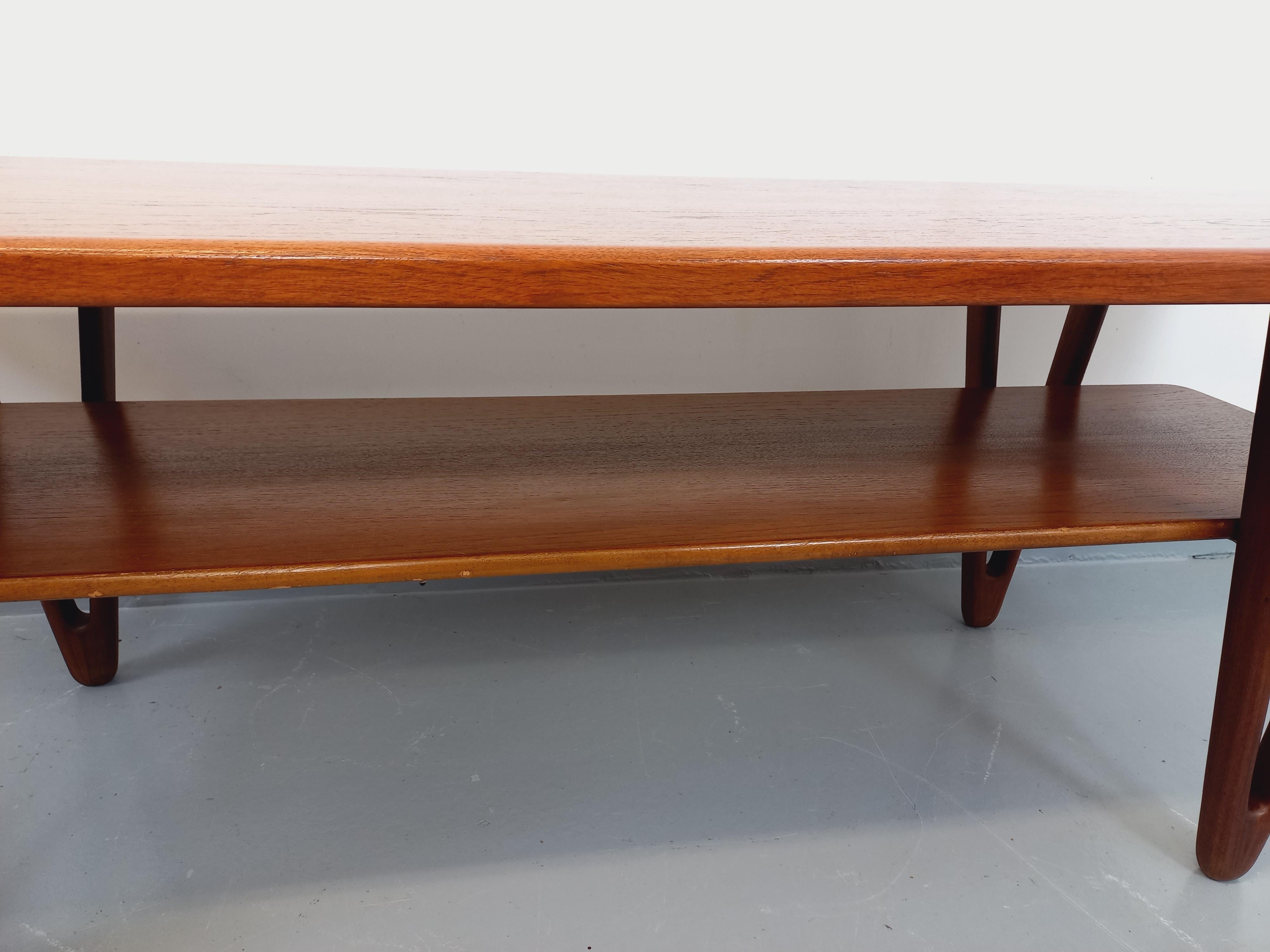 Grande table basse scandinave vintage à double plateau en teck de Kurt Østervig 10