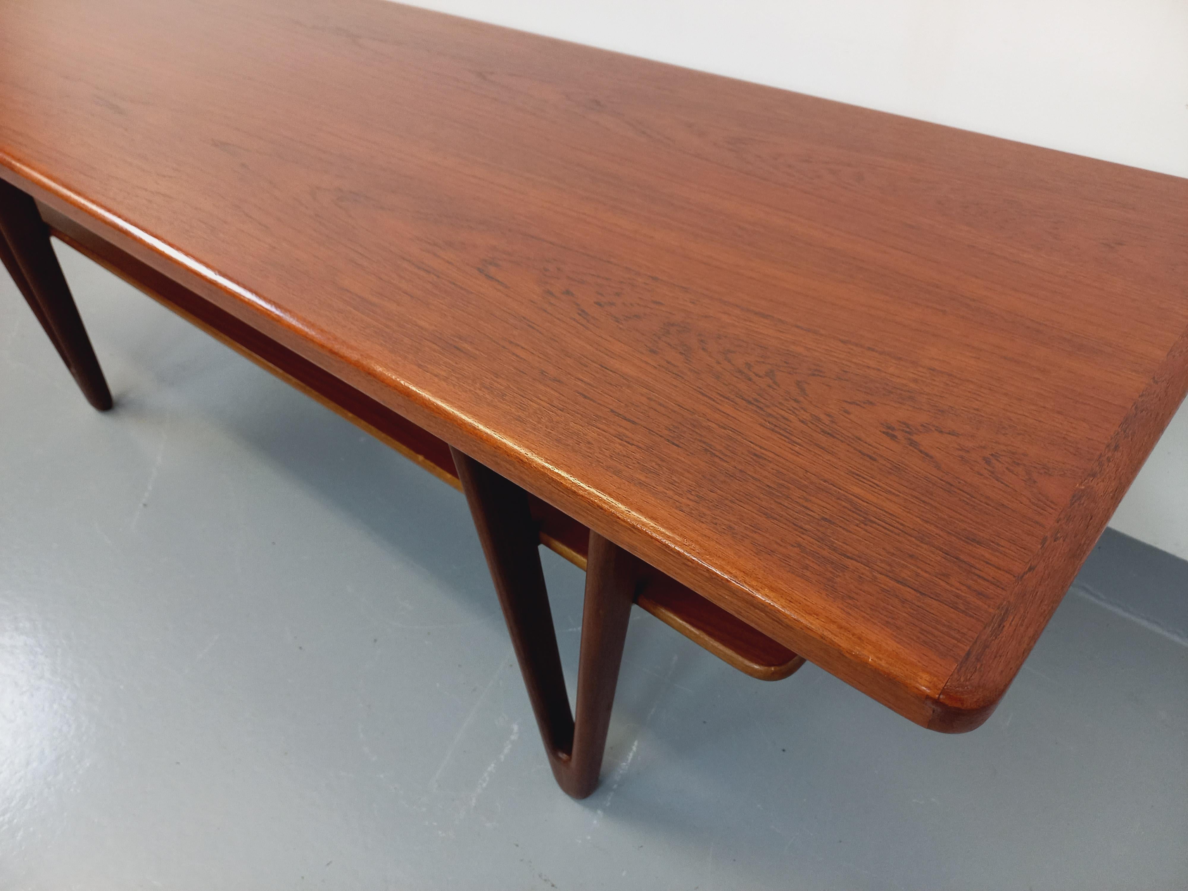 Grande table basse scandinave vintage à double plateau en teck de Kurt Østervig 12