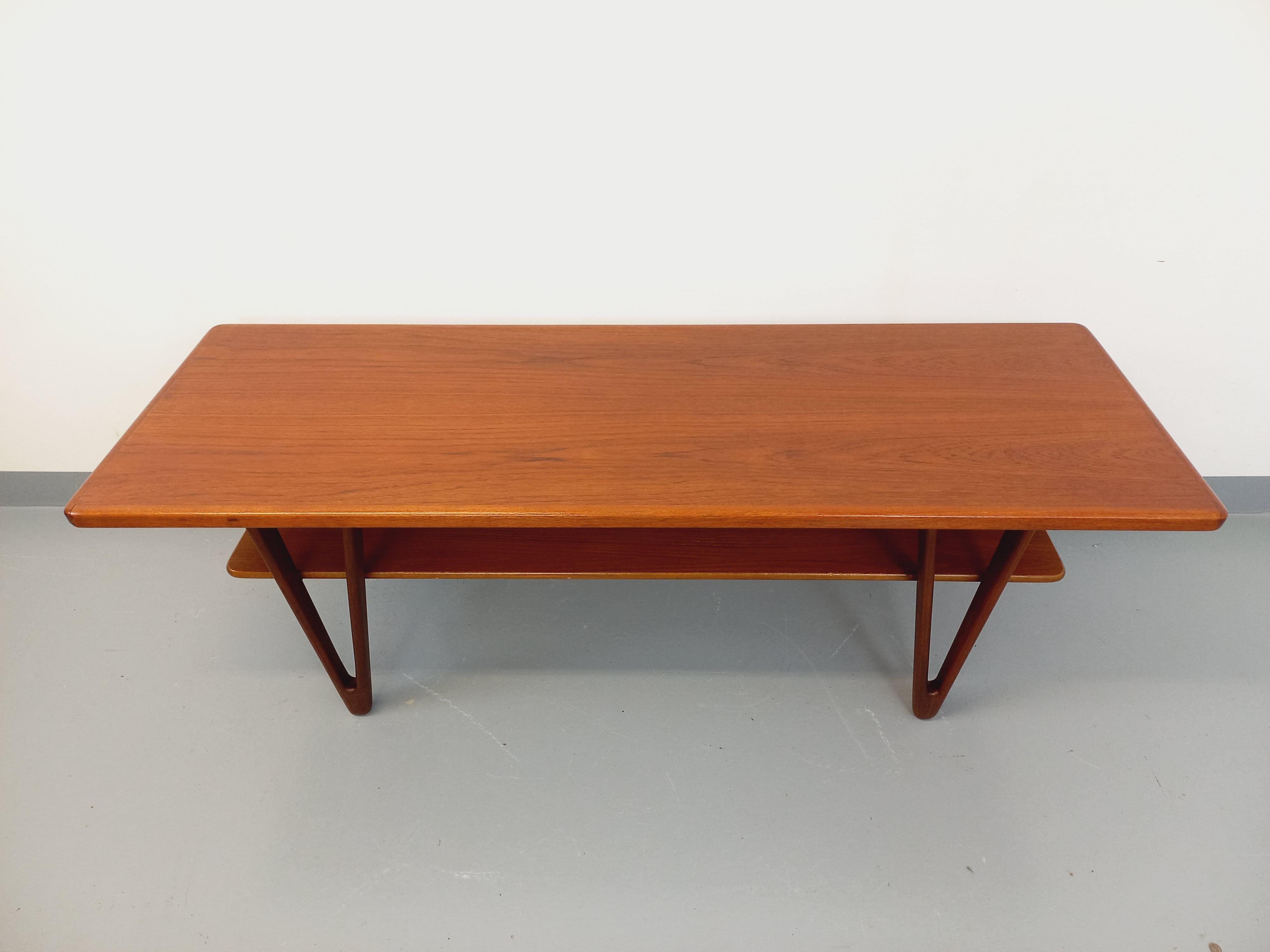 Scandinavian Modern Grande table basse scandinave vintage à double plateau en teck de Kurt Østervig