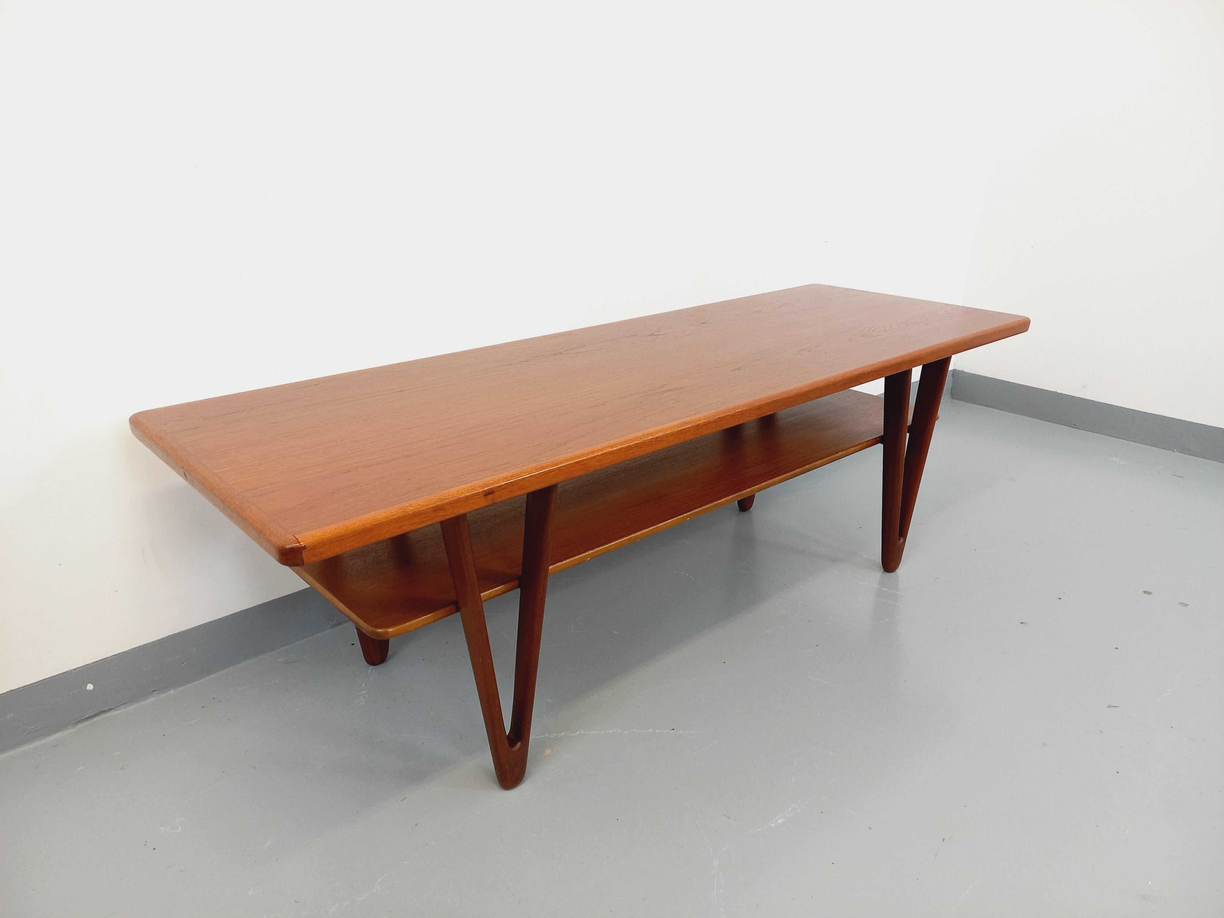 Grande table basse scandinave vintage à double plateau en teck de Kurt Østervig In Good Condition In BESANÇON, FR