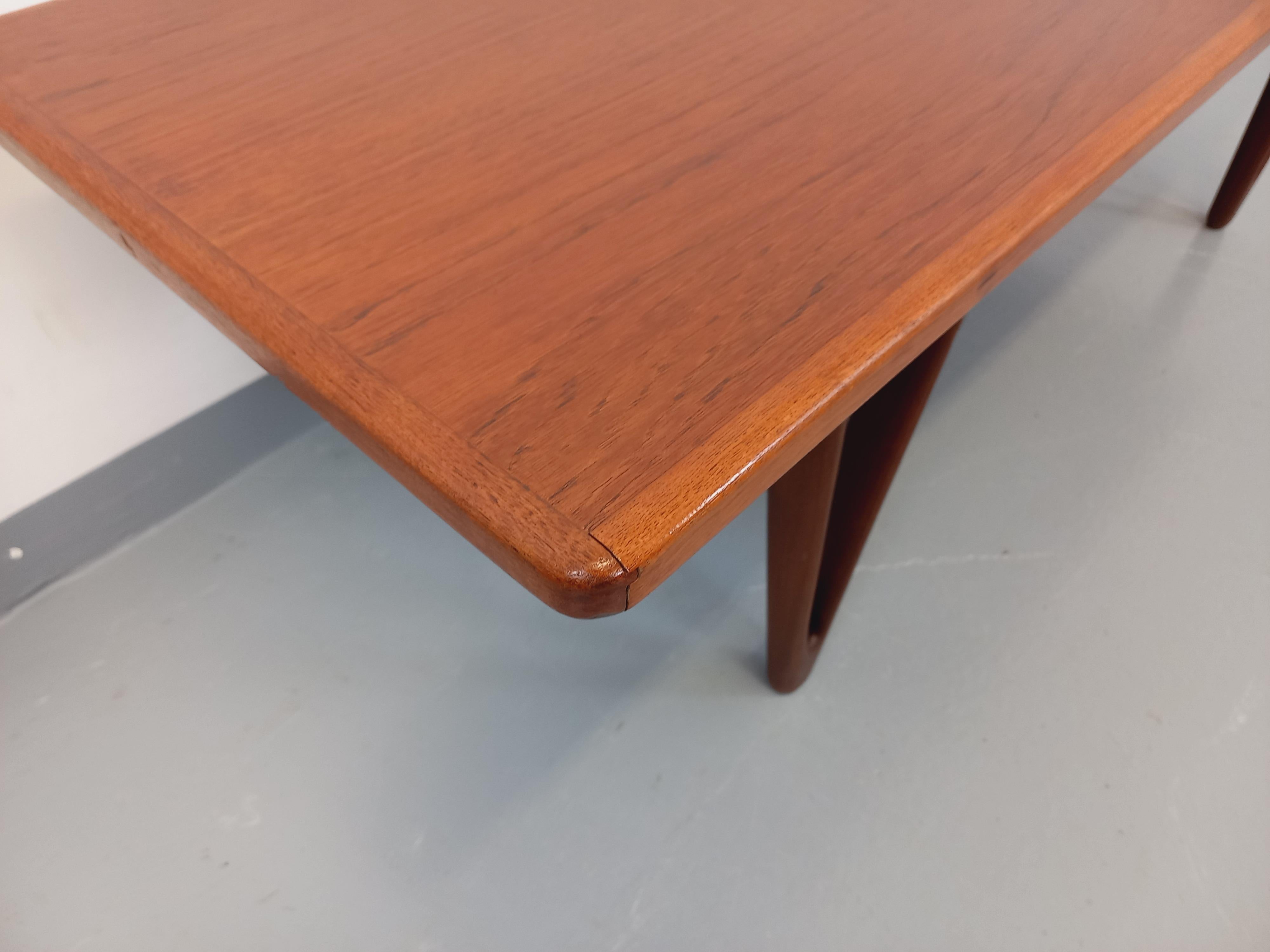 Grande table basse scandinave vintage à double plateau en teck de Kurt Østervig 1