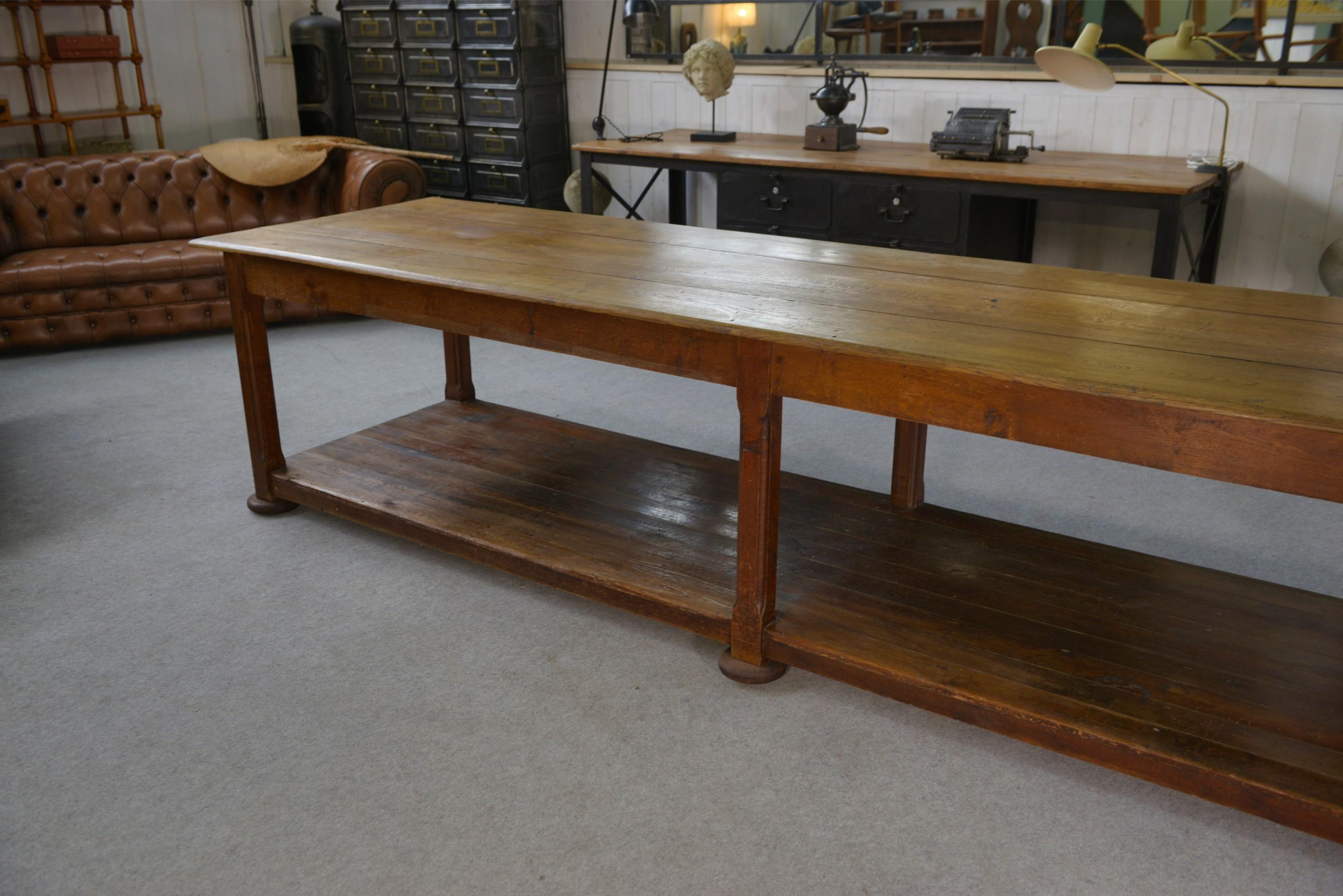 Grande table de drapier en chêne massif 1950's en vente 4