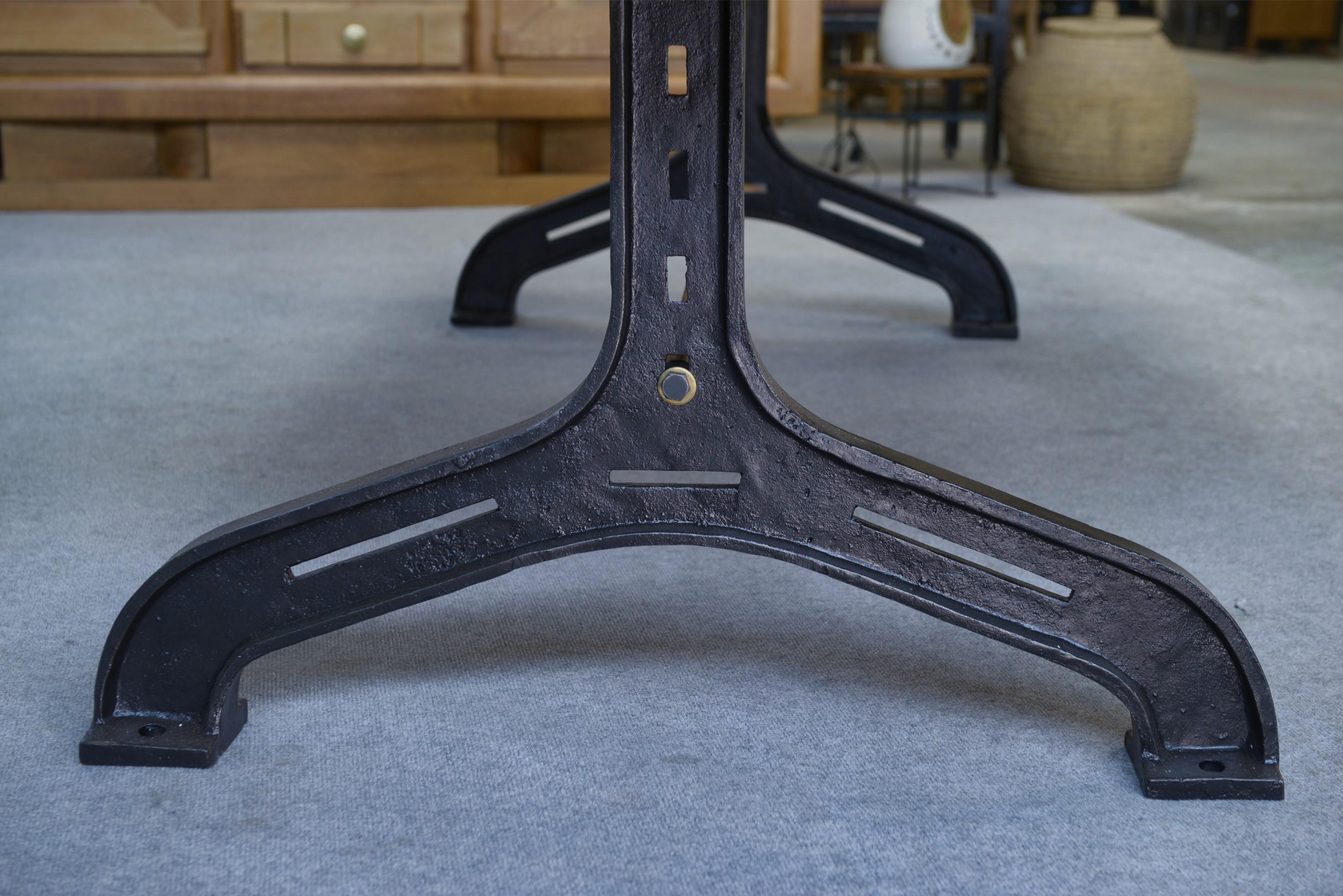 Grande table industrielle pieds 