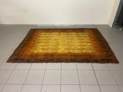 Large 1970s rug in wool and geometric patterns