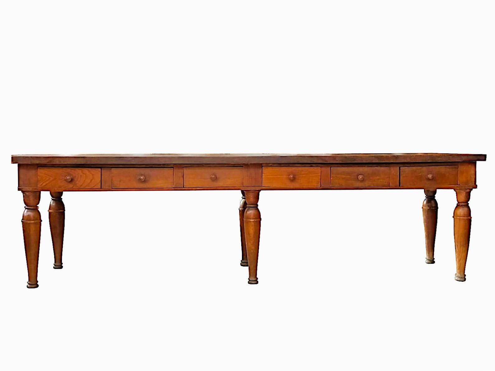 19th Century Grande table ancienne à six pieds 19ème siècle en vente