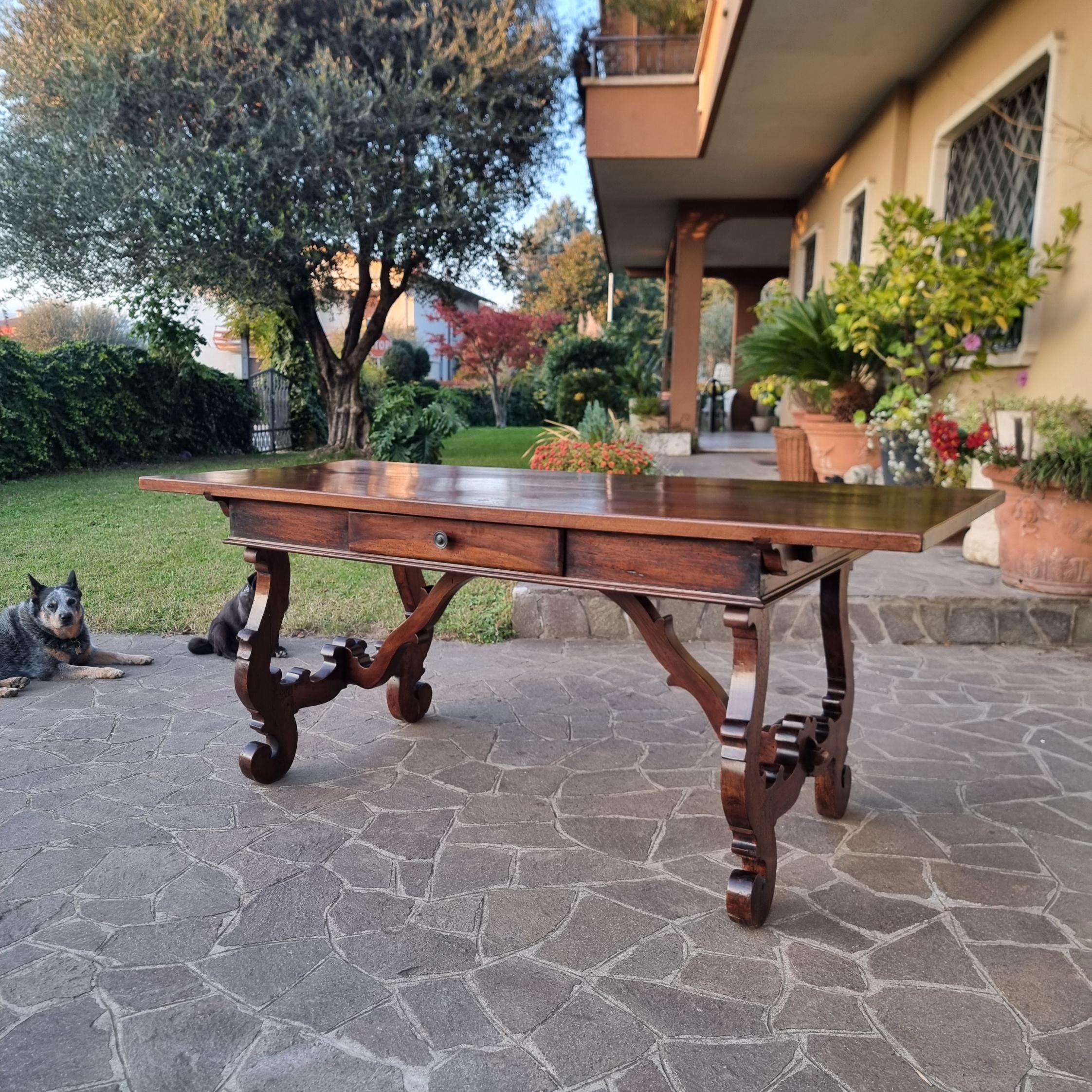 Table Fratino en noyer de Toscane des années 1800 en vente 3