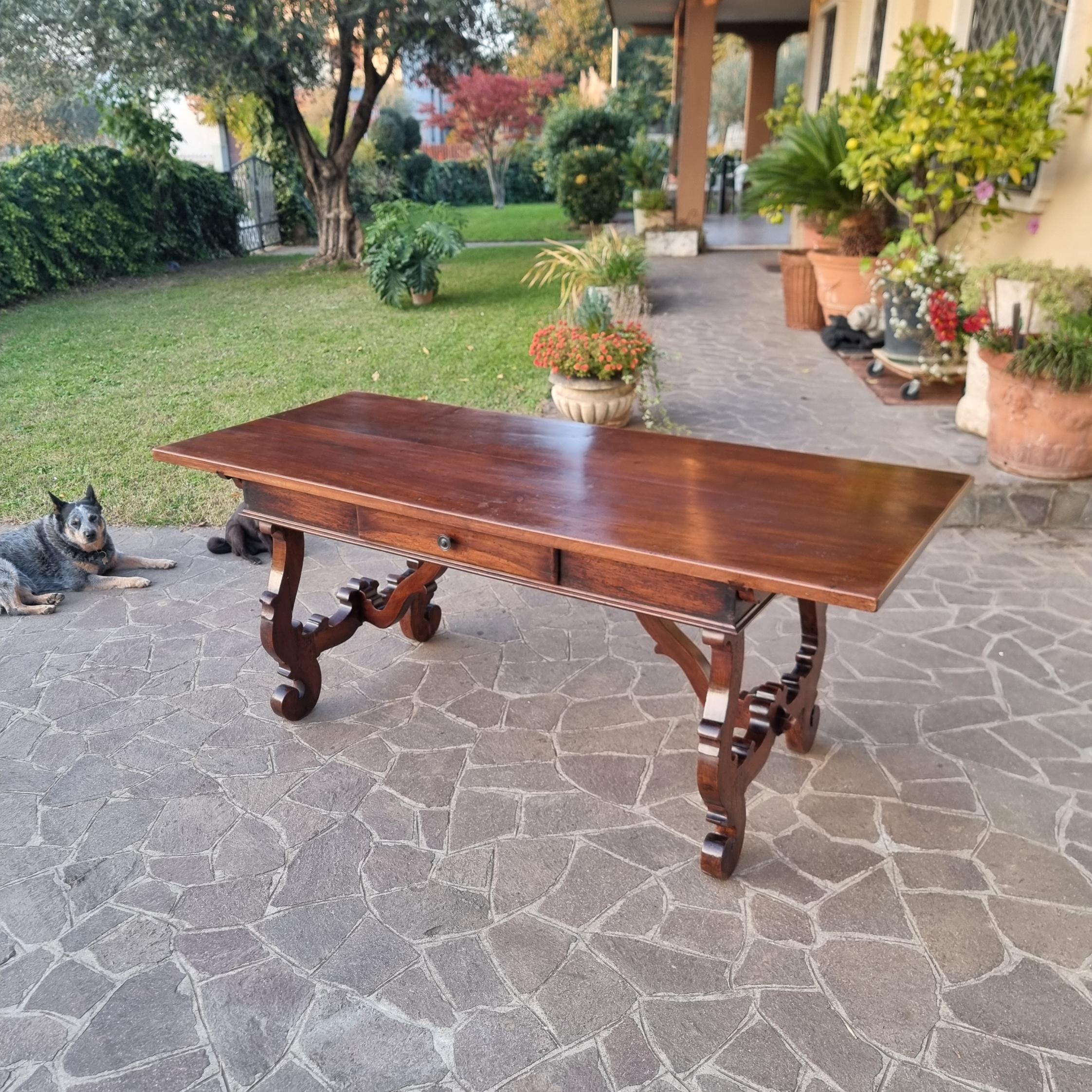 Table Fratino en noyer de Toscane des années 1800 en vente 4