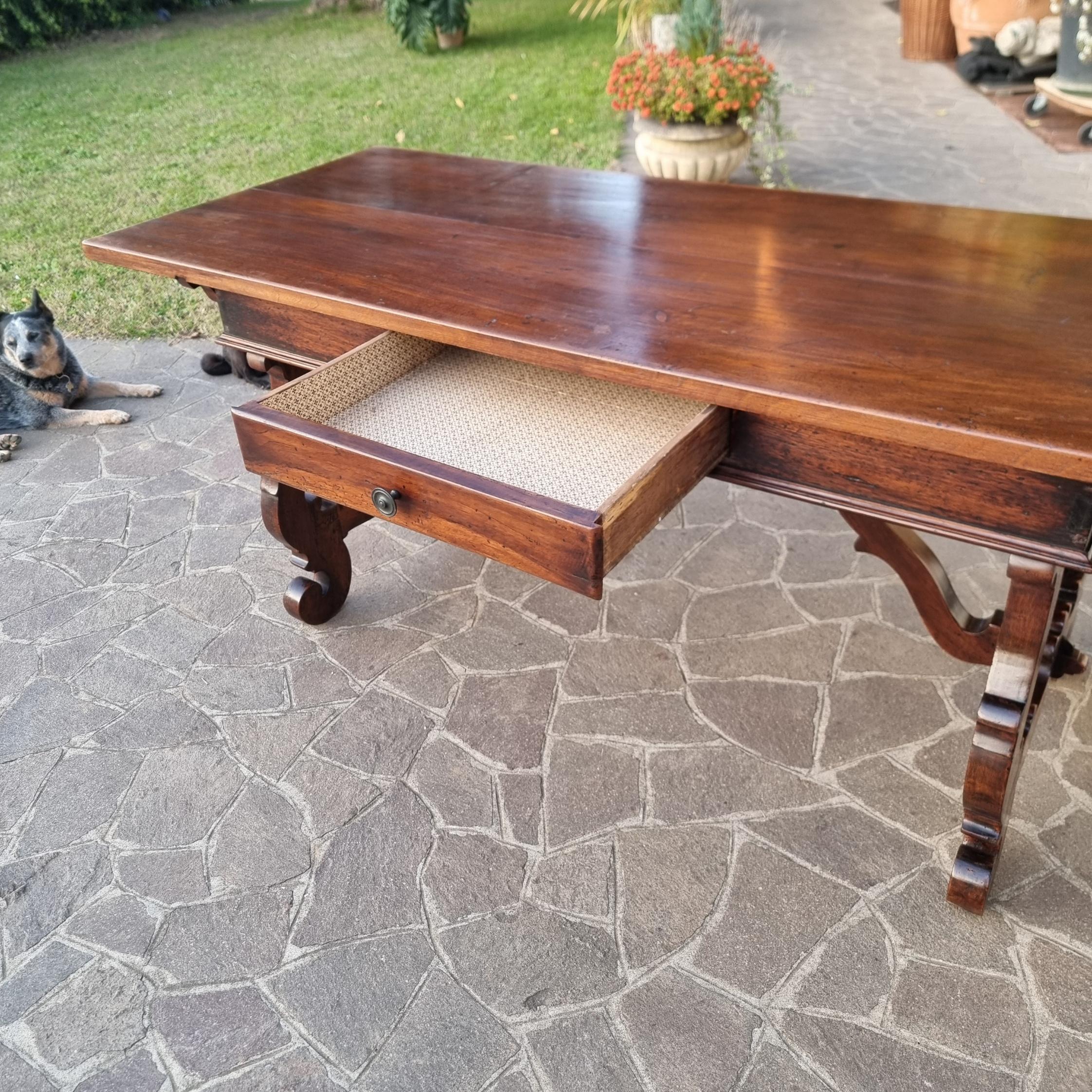 Table Fratino en noyer de Toscane des années 1800 en vente 1