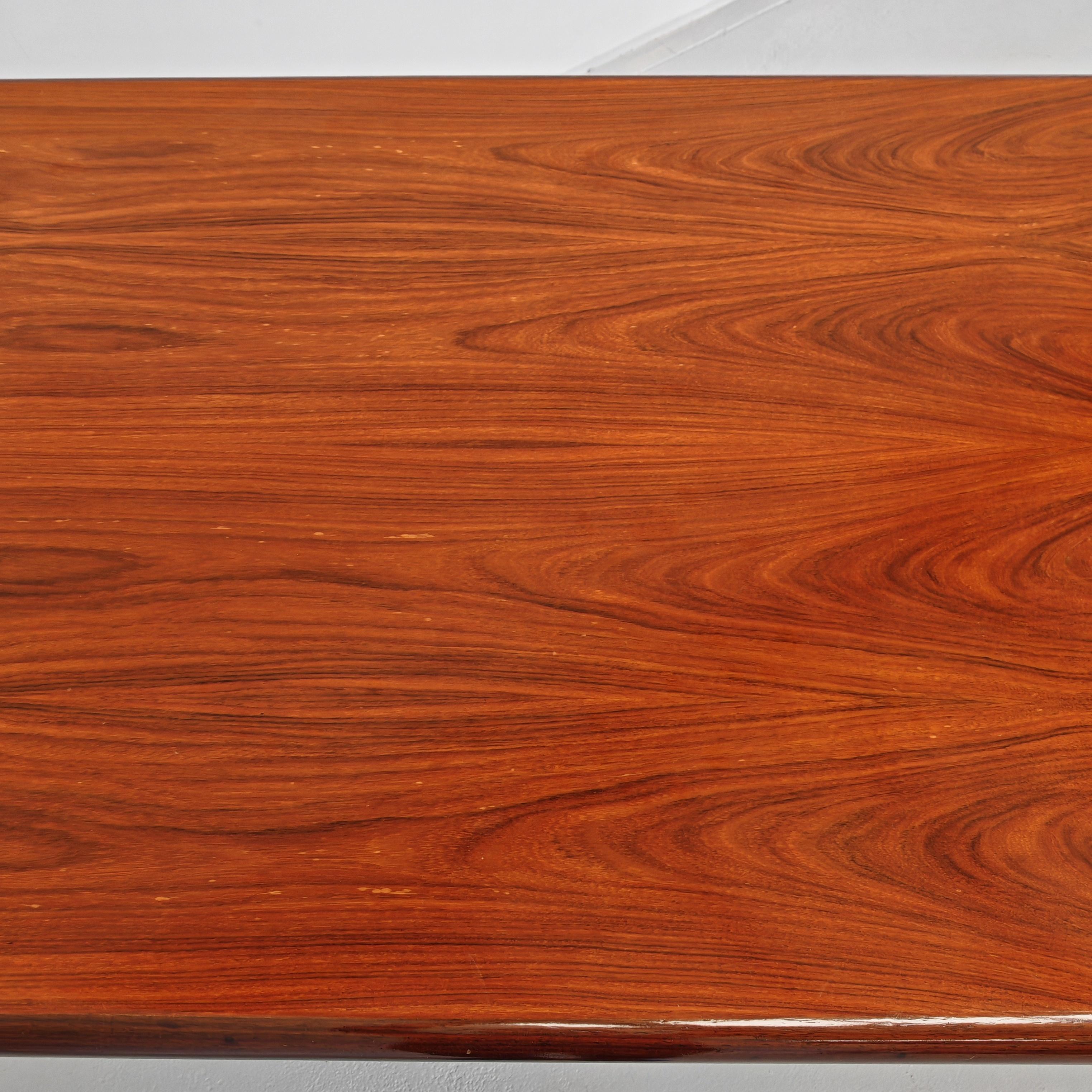 Grande Tavolo in legno 12 o 14 posti design Italiano anni 60 in vendita 4