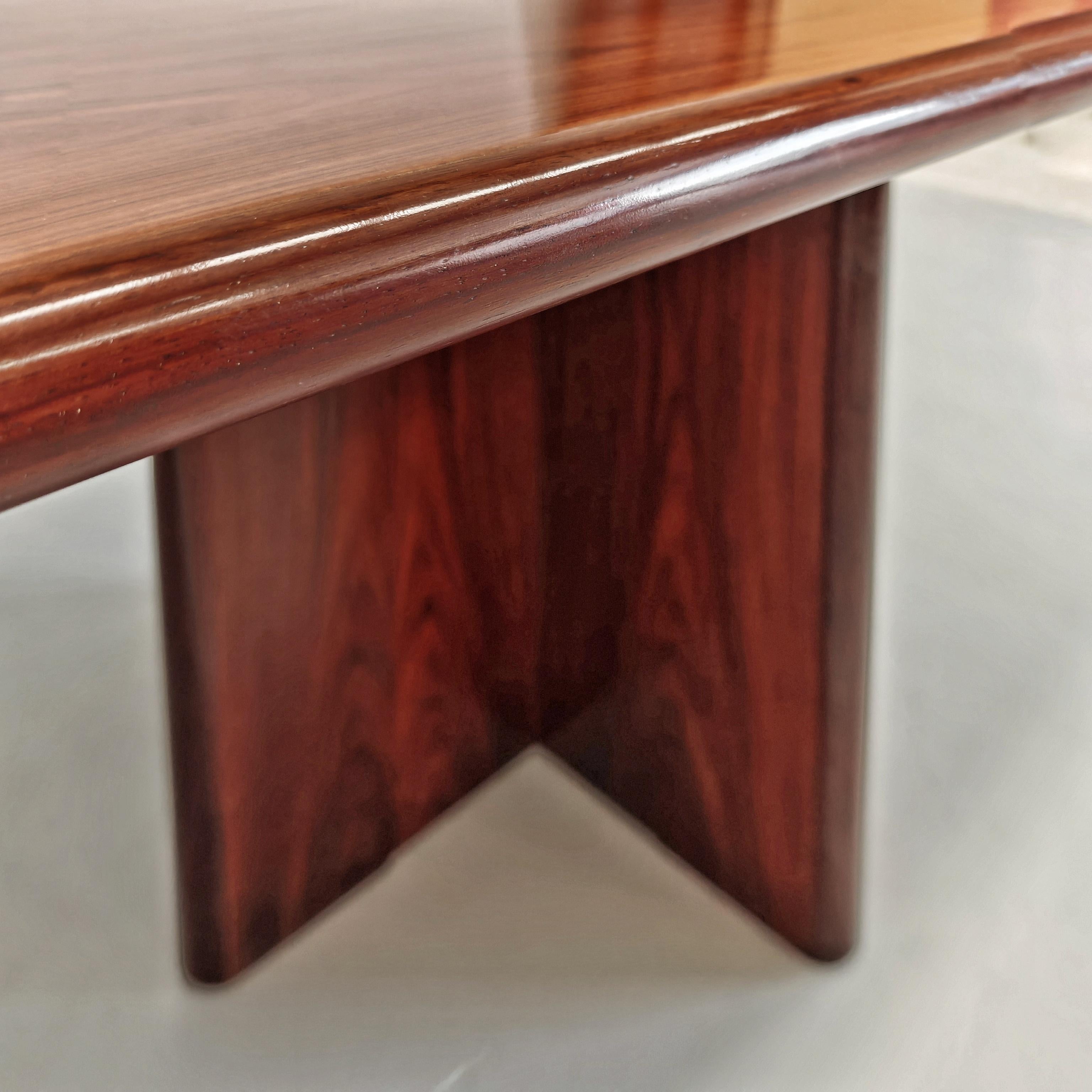Grande Tavolo in legno 12 o 14 posti design Italiano anni 60 in vendita 8