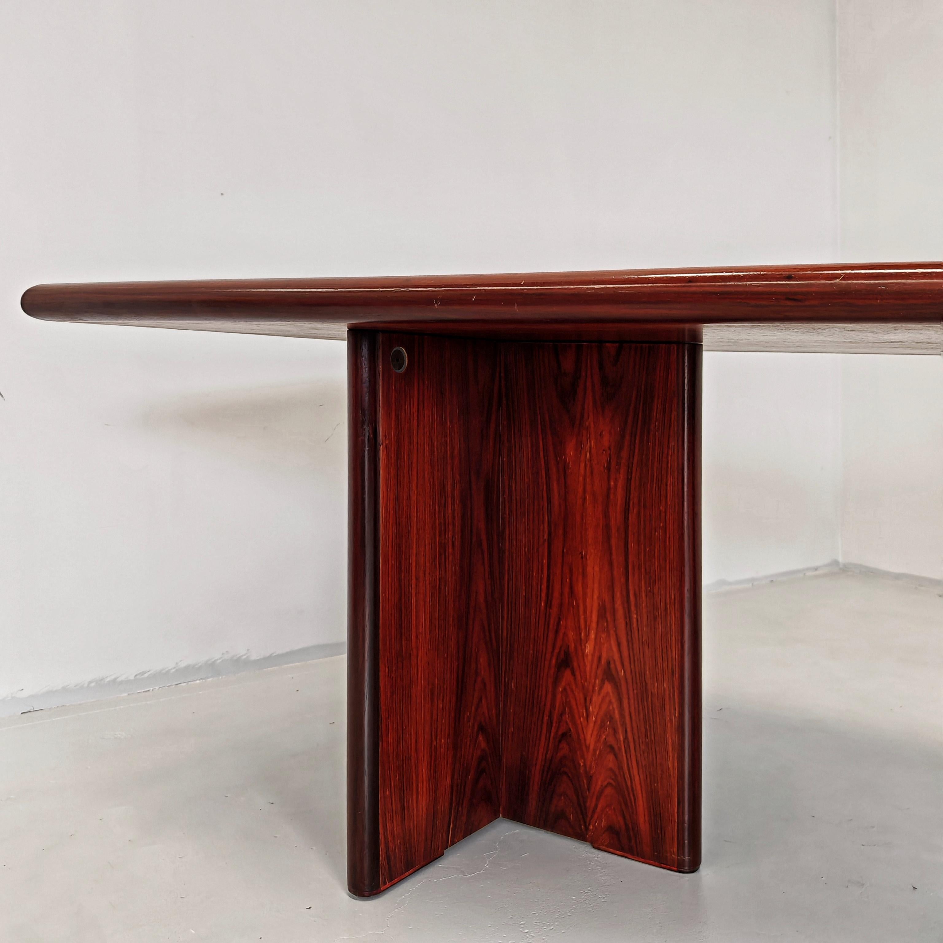Grande Tavolo in legno 12 o 14 posti design Italiano anni 60 in vendita 13
