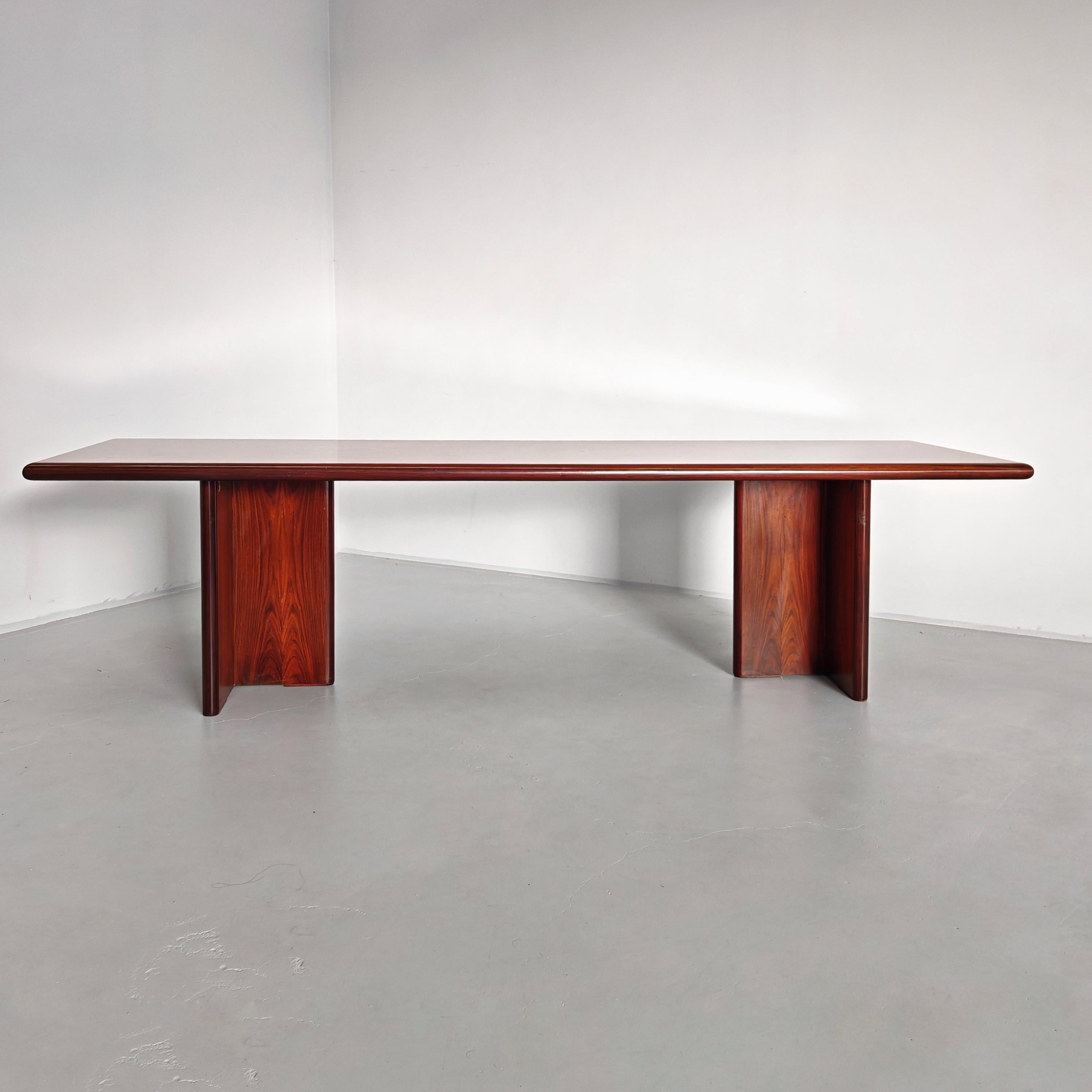 Mid-Century moderno Grande Tavolo in legno 12 o 14 posti design Italiano anni 60 in vendita