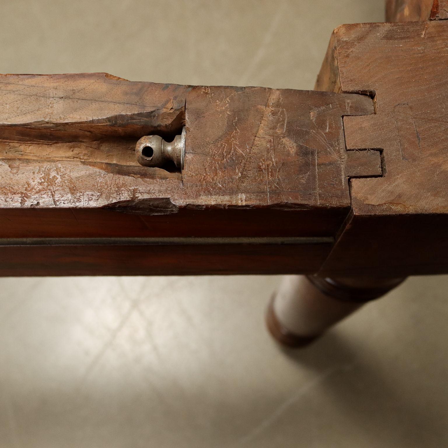 Grande table en noyer Italie Fin du 19ème siècle en vente 4