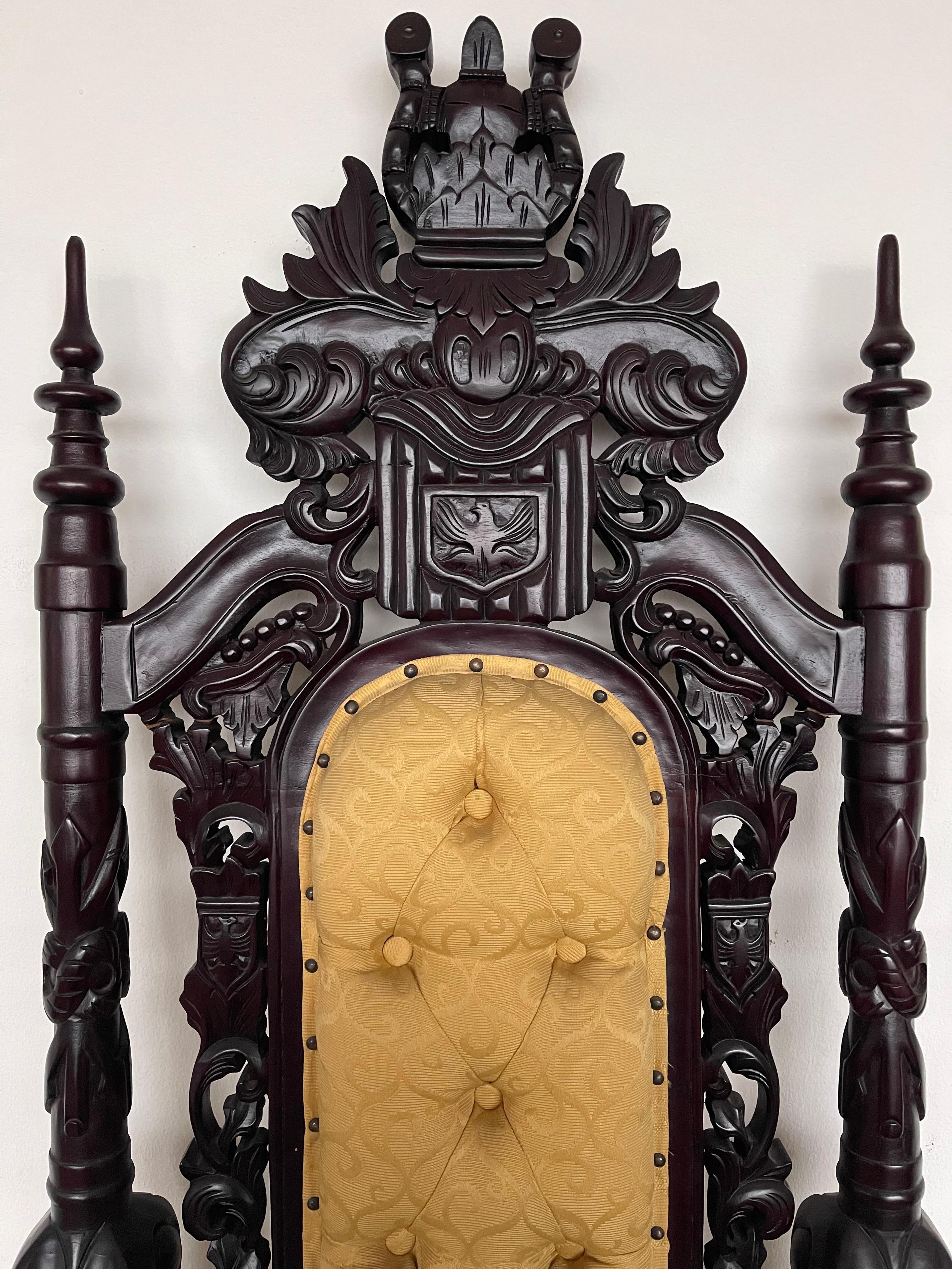 Gran trono rey león estilo italiano oscuro siglo 20 sillón real en Excelente estado para la venta en Cantù, IT