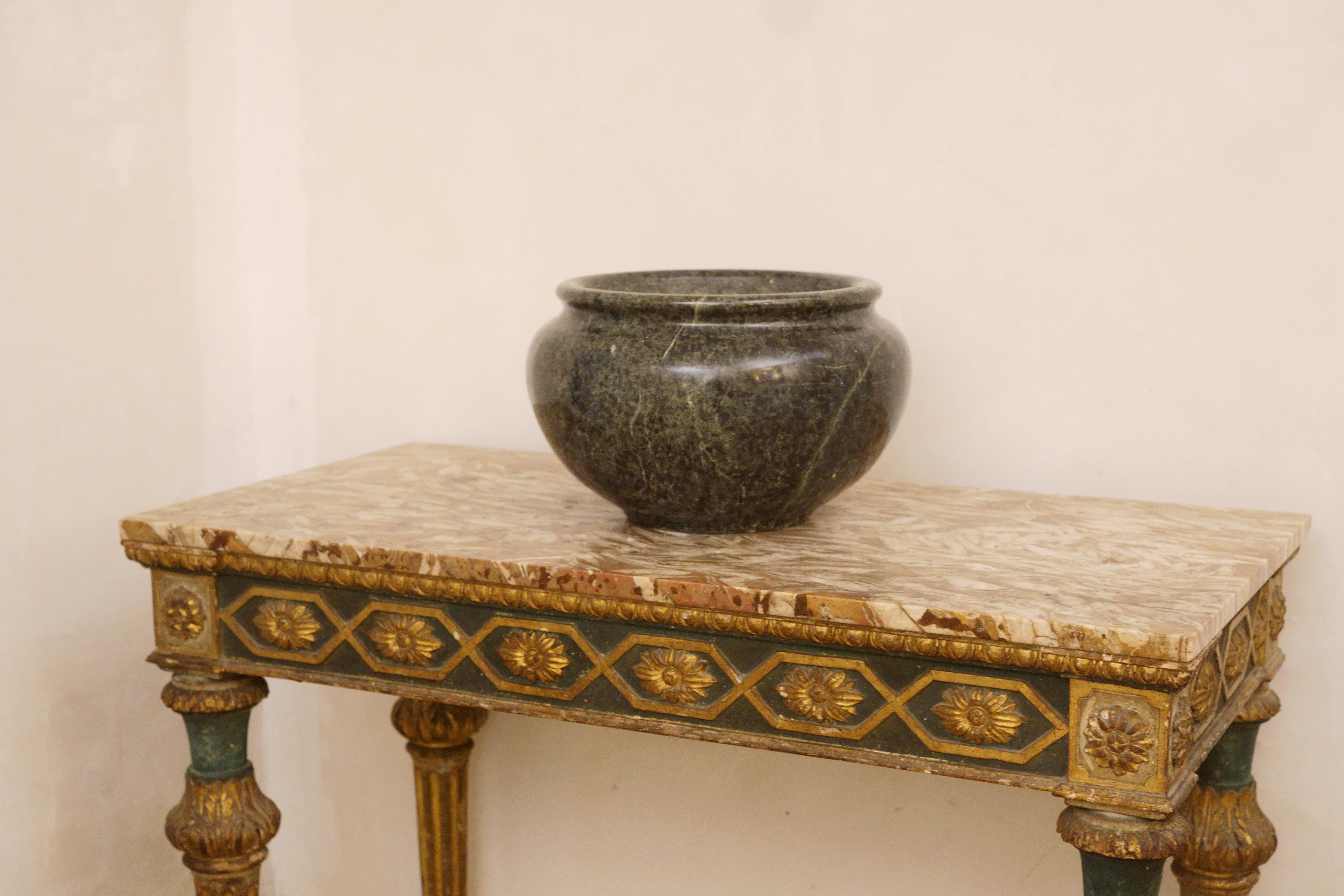 Grande Vaso Cache-pot Neoclassico in Marmo Verde Roma XIX secolo Grand Tour in vendita 1