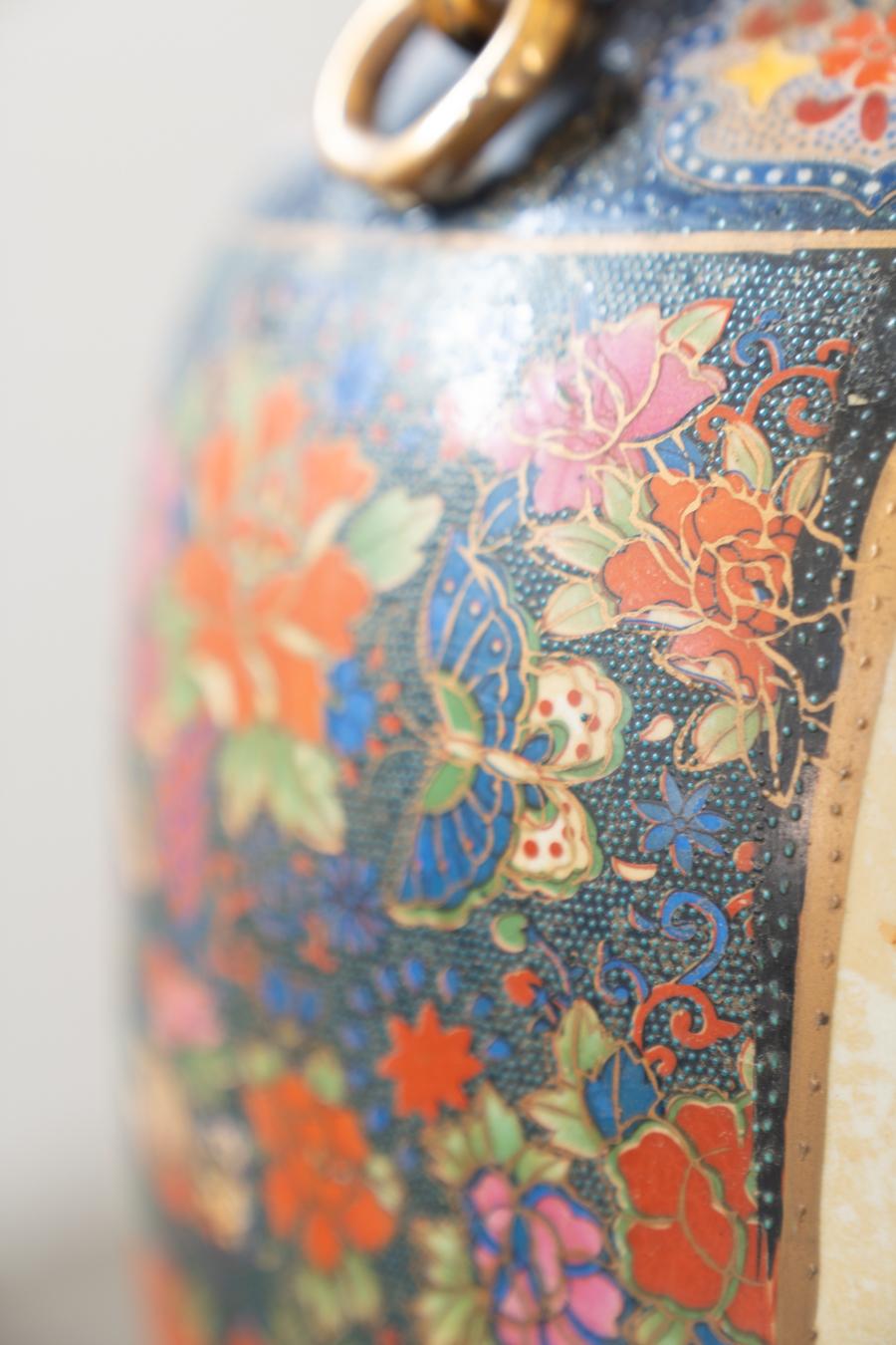 Large Chinese GOLDEN SATSUMA vase, Eastern Miji period For Sale 9