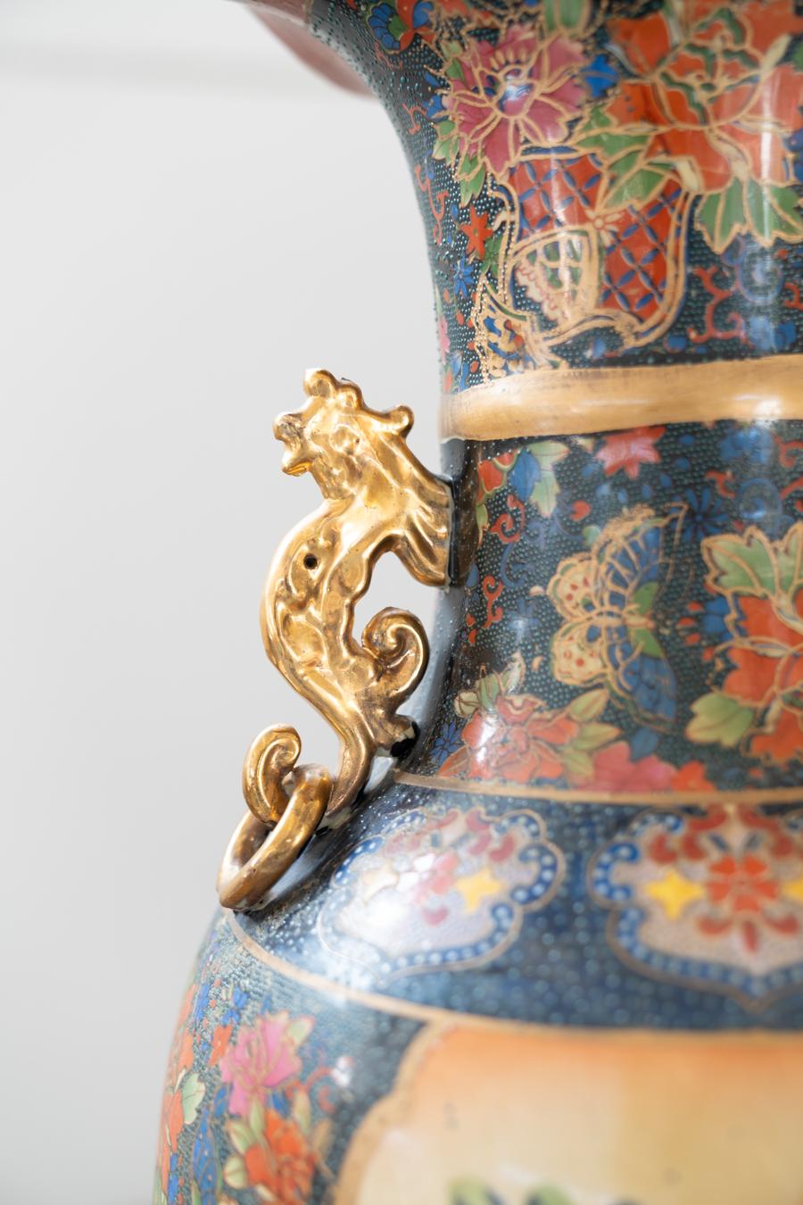 Large Chinese GOLDEN SATSUMA vase, Eastern Miji period
Style
Asian Antique
Periodo del design
Before 1890s
Production Period
Before 1890s
Year Manufactured
1850
Country of Manufacture
China
Material
Ceramica
Color
Blue, Gold, Yellow, Pink,