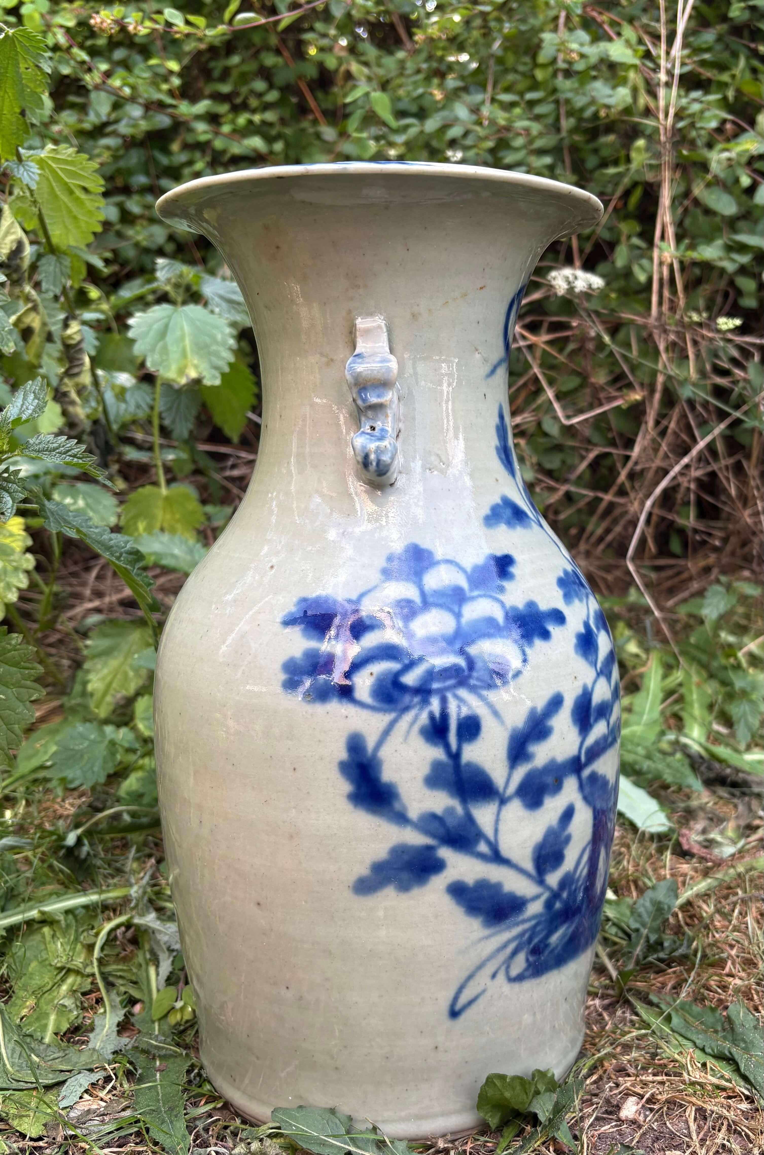 Cineserie Grande Vaso Cinese in Porcellana Celadon Dinastia Qing XIX secolo in vendita