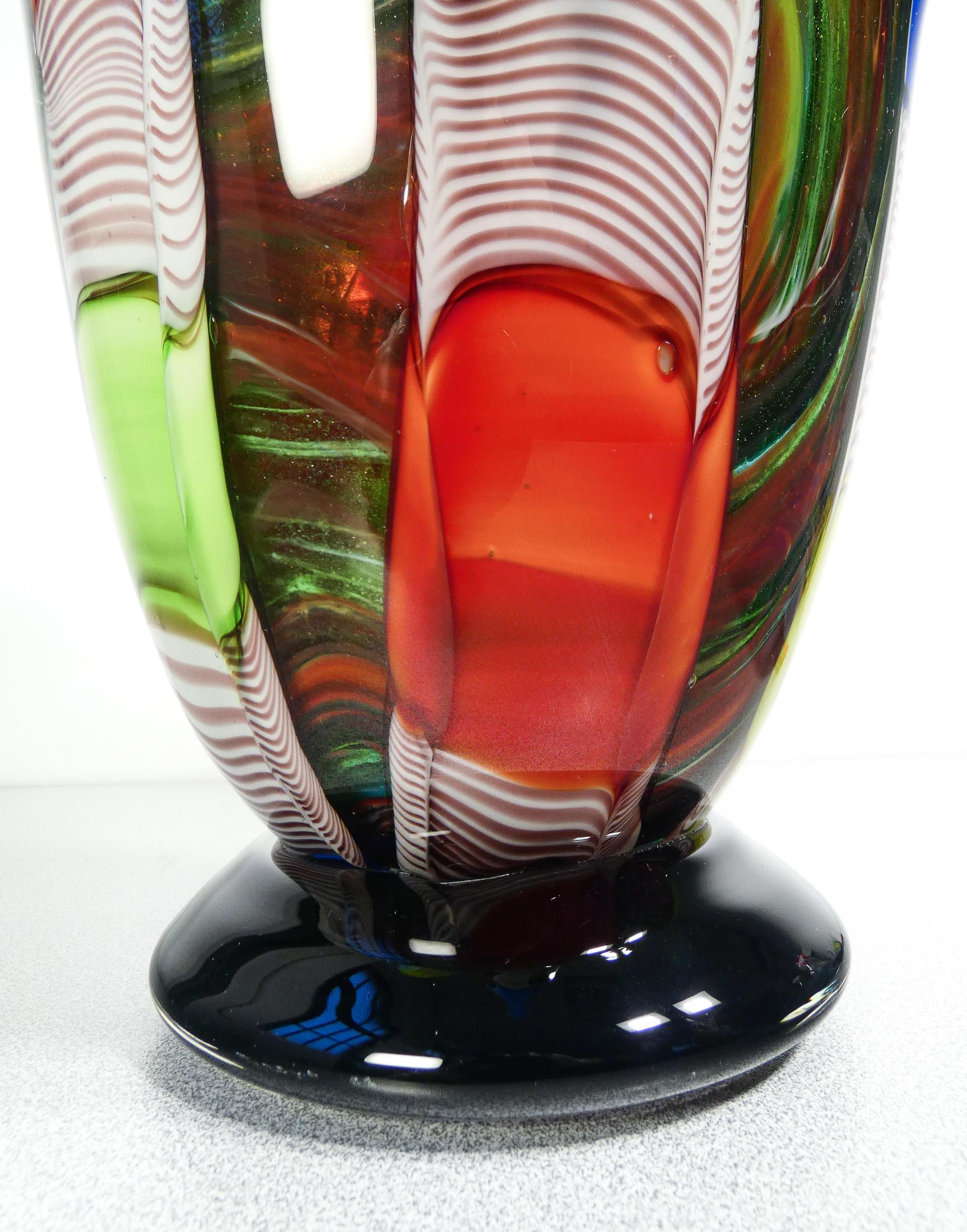 Large vase, Murano polychrome blown glass bowl, signed on bottom In Excellent Condition For Sale In Torino, IT