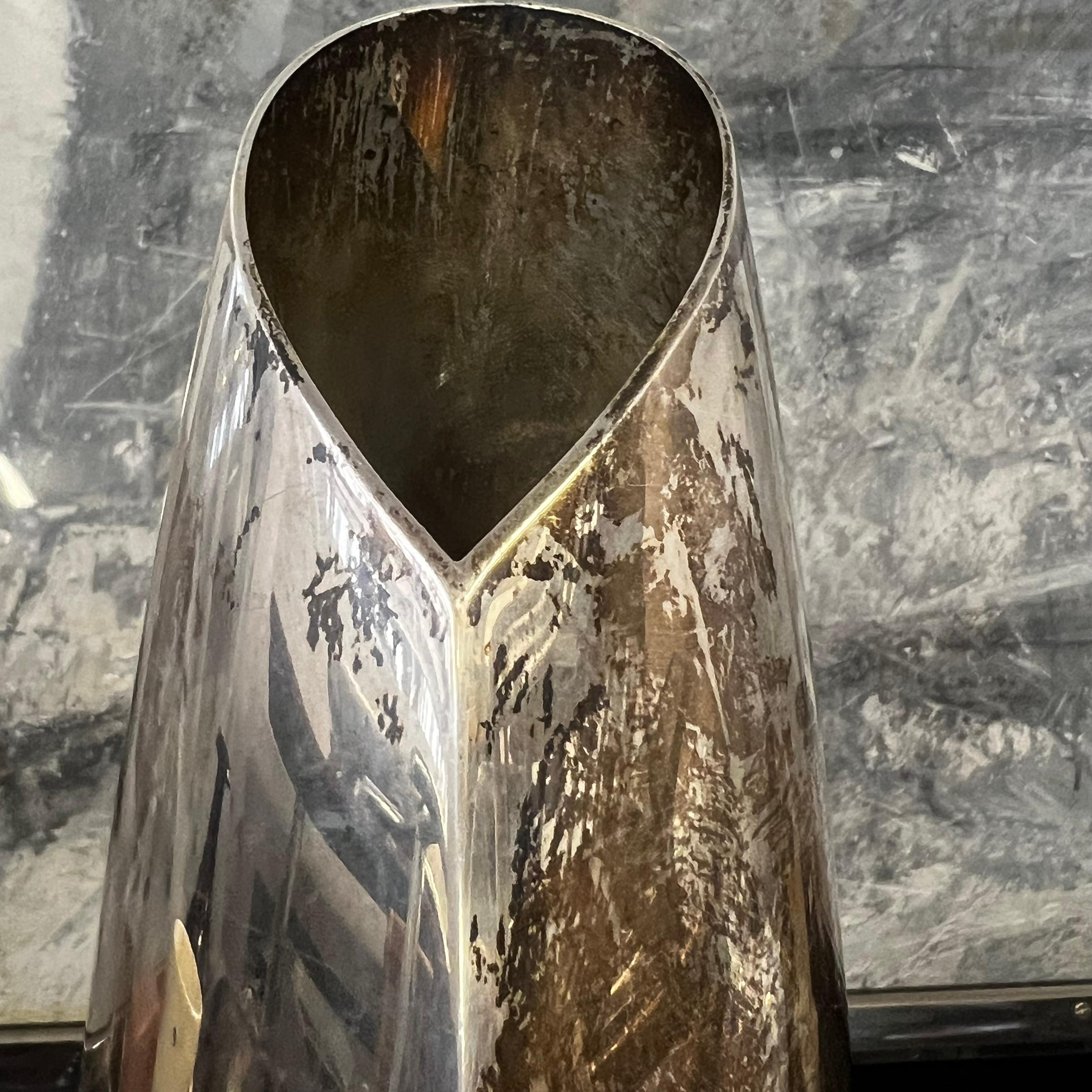 Grand vase en métal argenté signé Lino Sabattini - Italie - années 1980 4