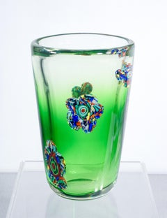 Gran jarrón de cristal de Murano soplado decorado con flores y murrina. 1990s