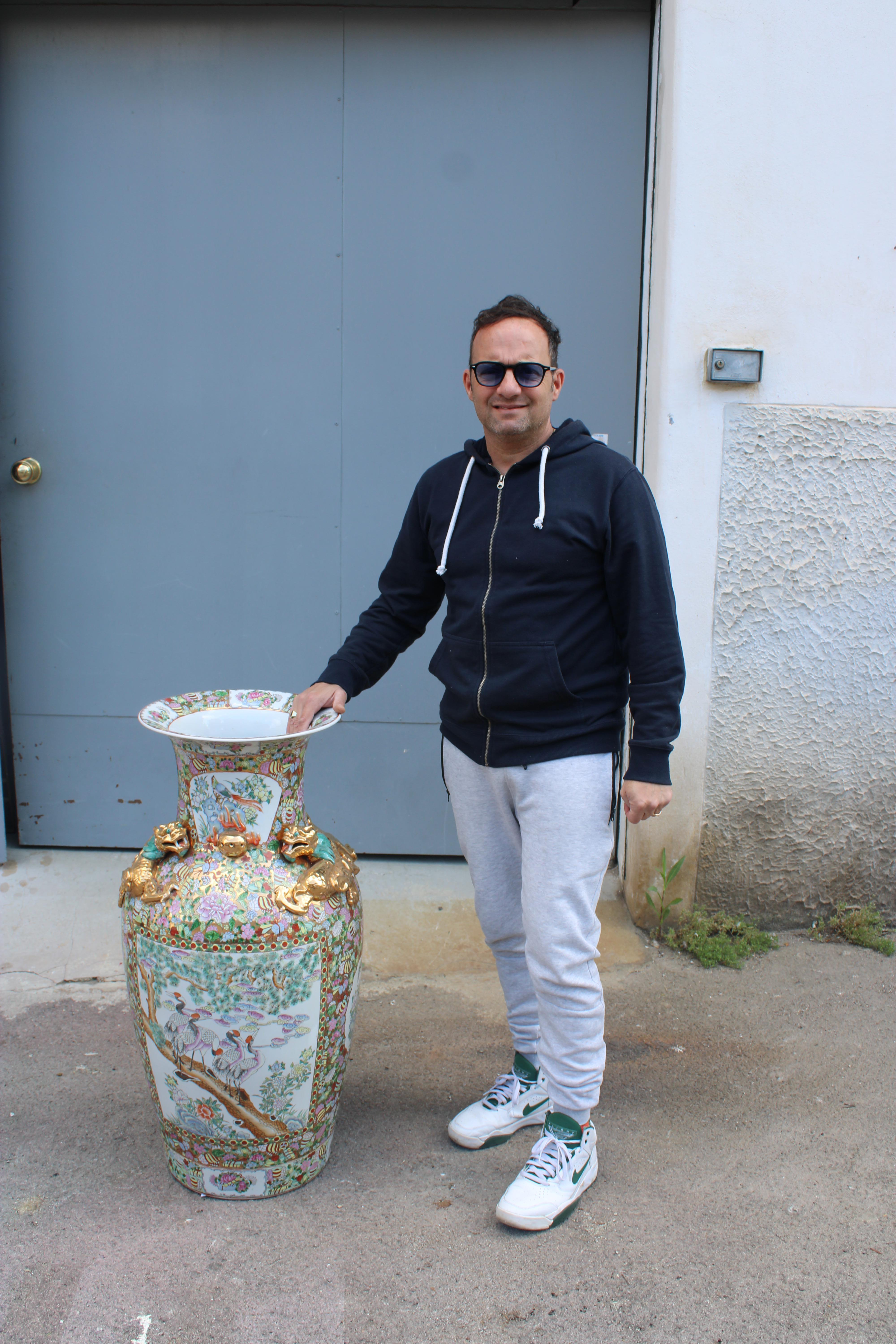 Large Oriental Chinese Floral Vase with Dragons in 24KT Gold  qing Dynasty For Sale 14