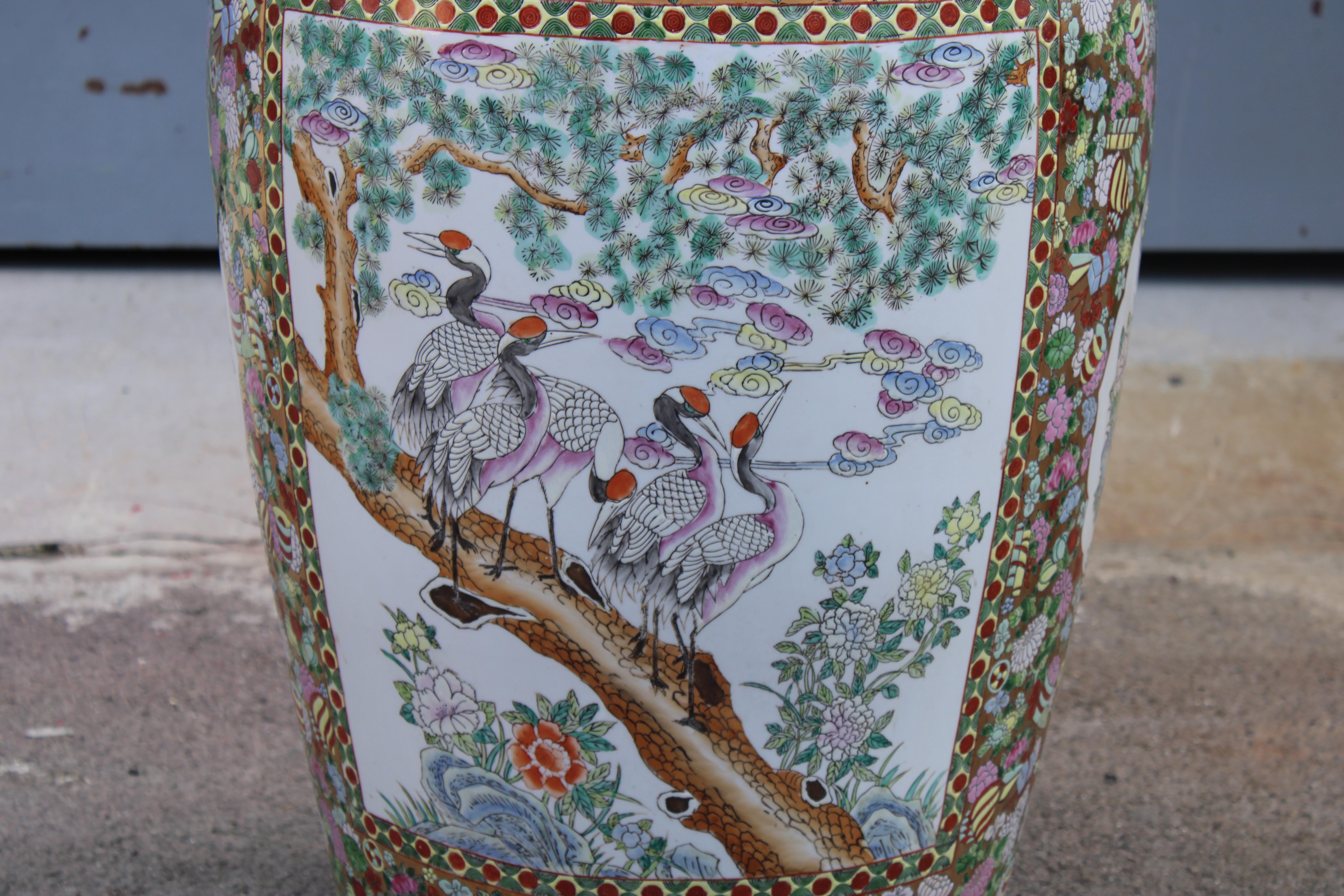 Large Oriental Chinese Floral Vase with Dragons in 24KT Gold  qing Dynasty In Excellent Condition For Sale In Palermo, Sicily